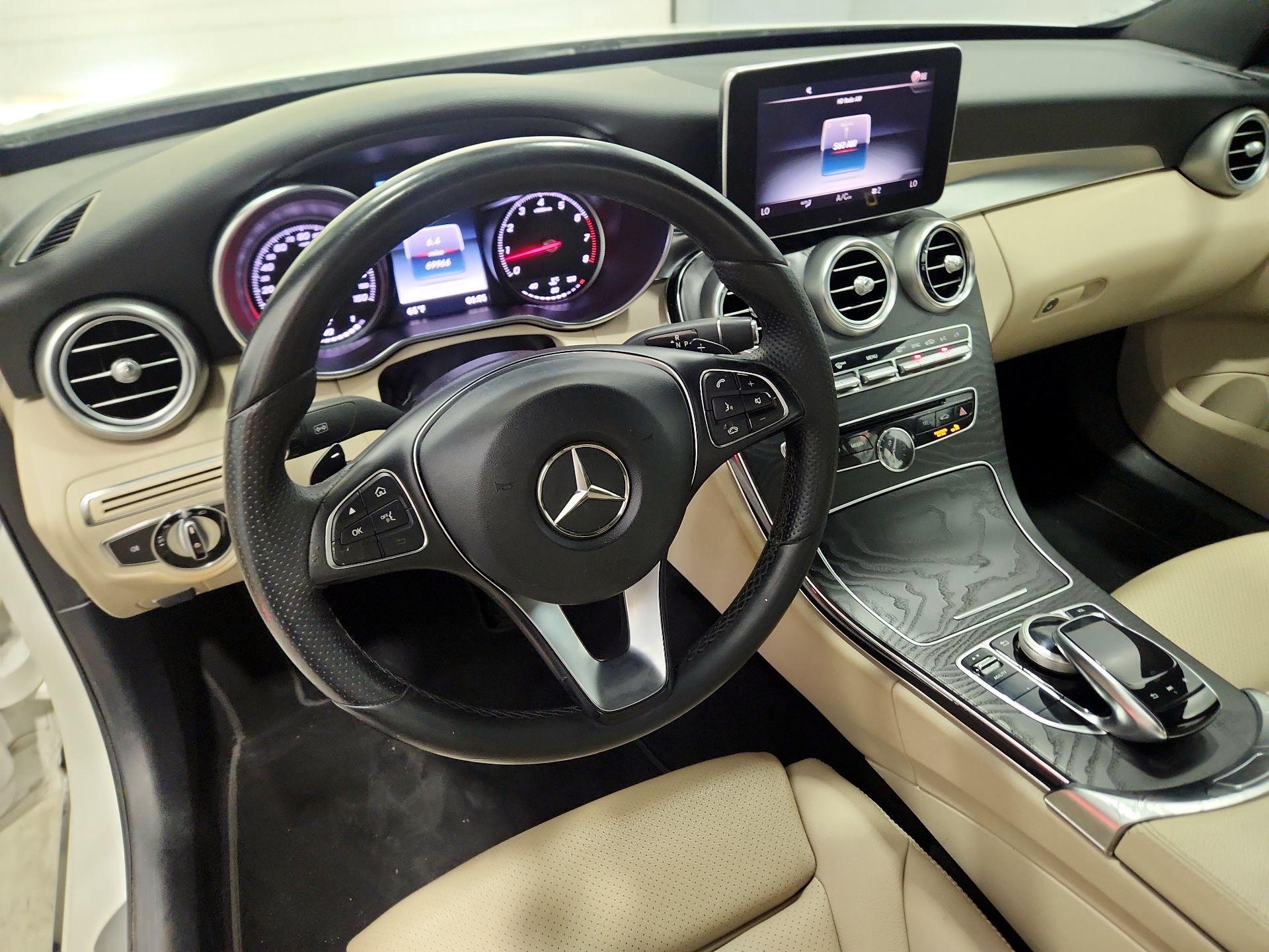 Thumbnail: 2015 Mercedes-Benz C-Class - 9