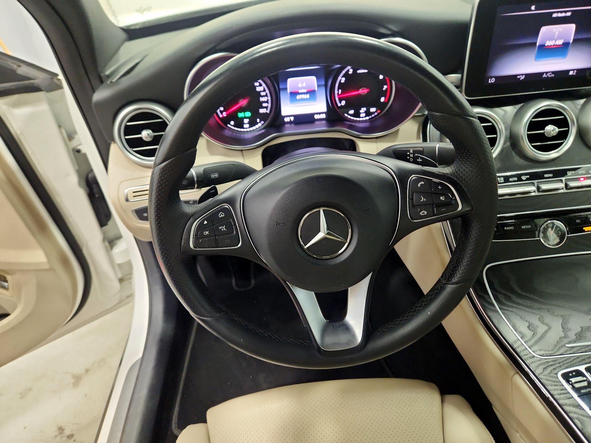 Thumbnail: 2015 Mercedes-Benz C-Class - 10