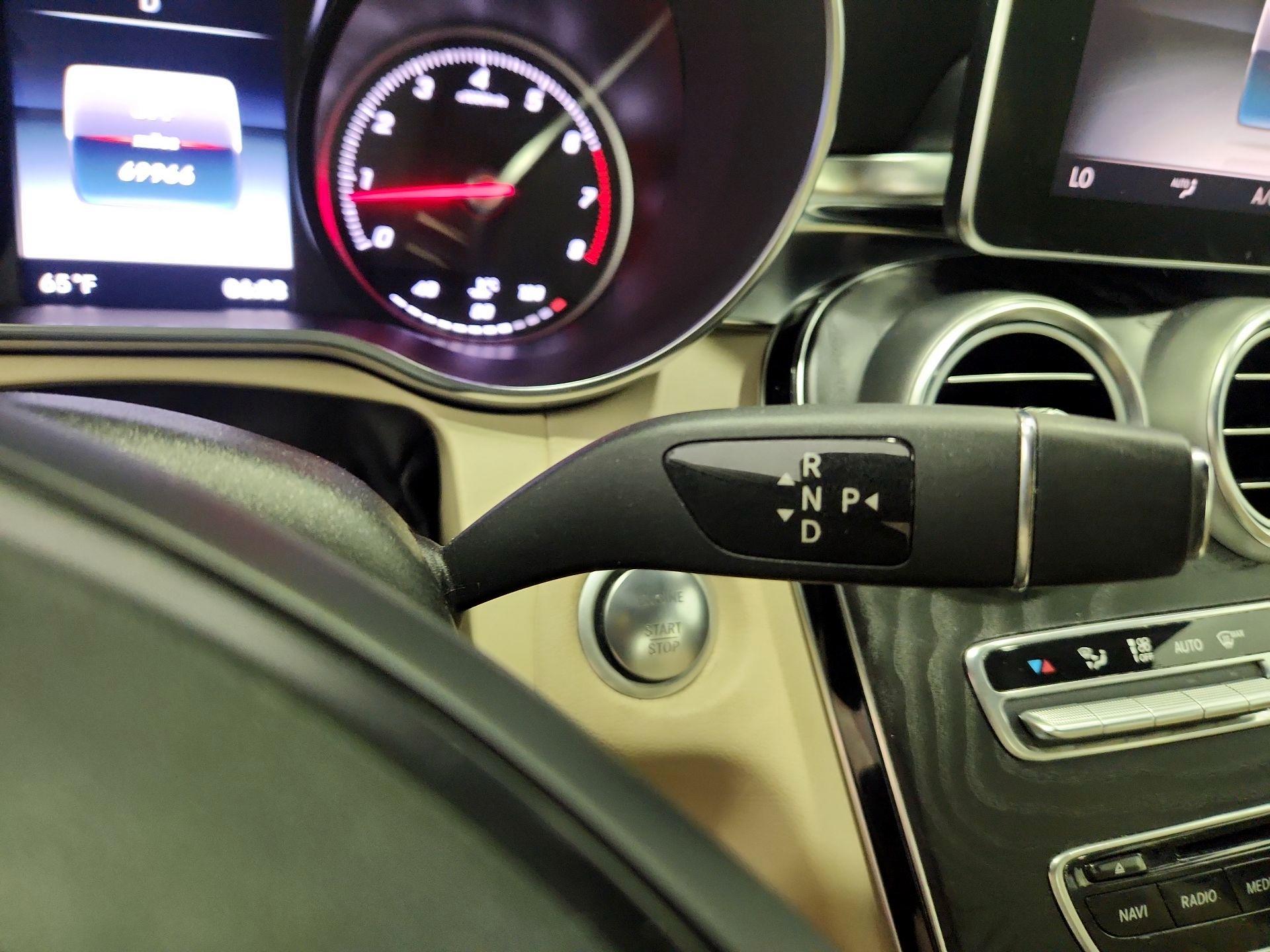 Thumbnail: 2015 Mercedes-Benz C-Class - 16