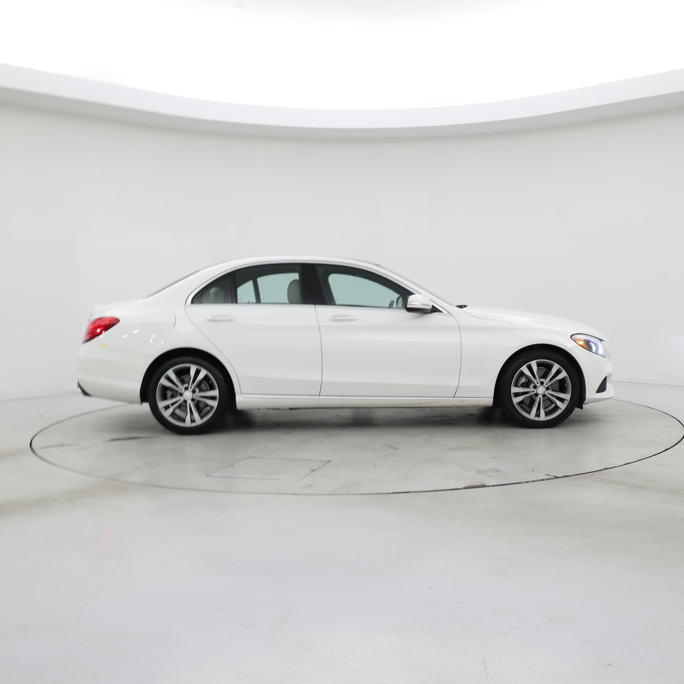 Thumbnail: 2015 Mercedes-Benz C-Class - 7