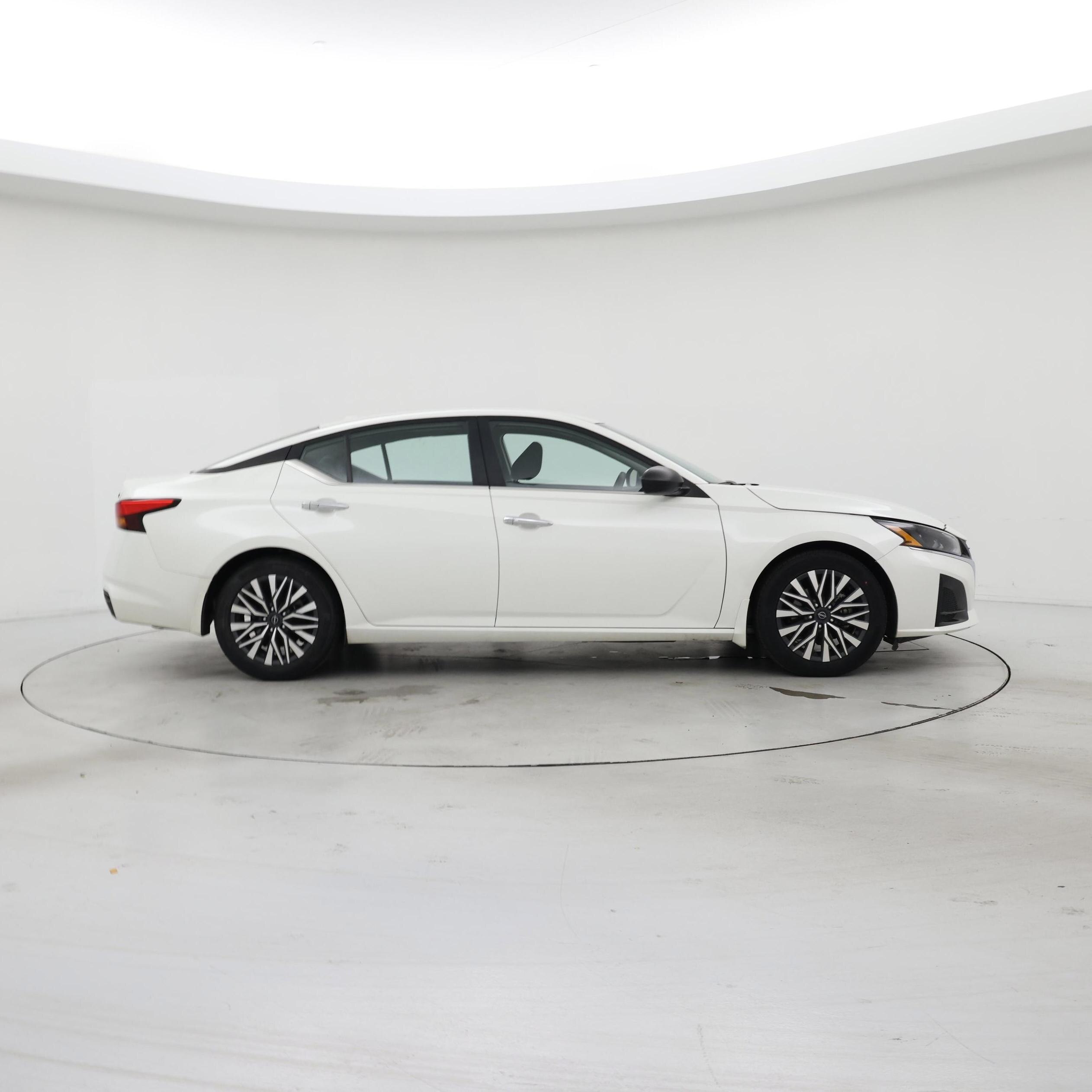 Thumbnail: 2024 Nissan Altima - 7