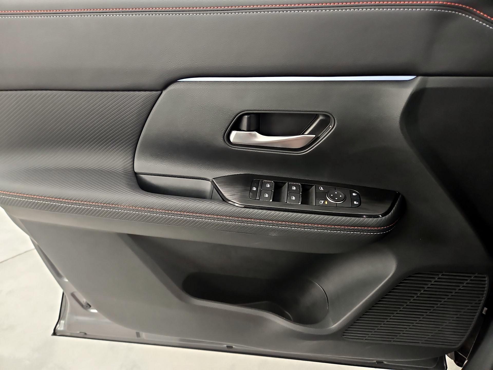 Thumbnail: 2025 Nissan Kicks - 12