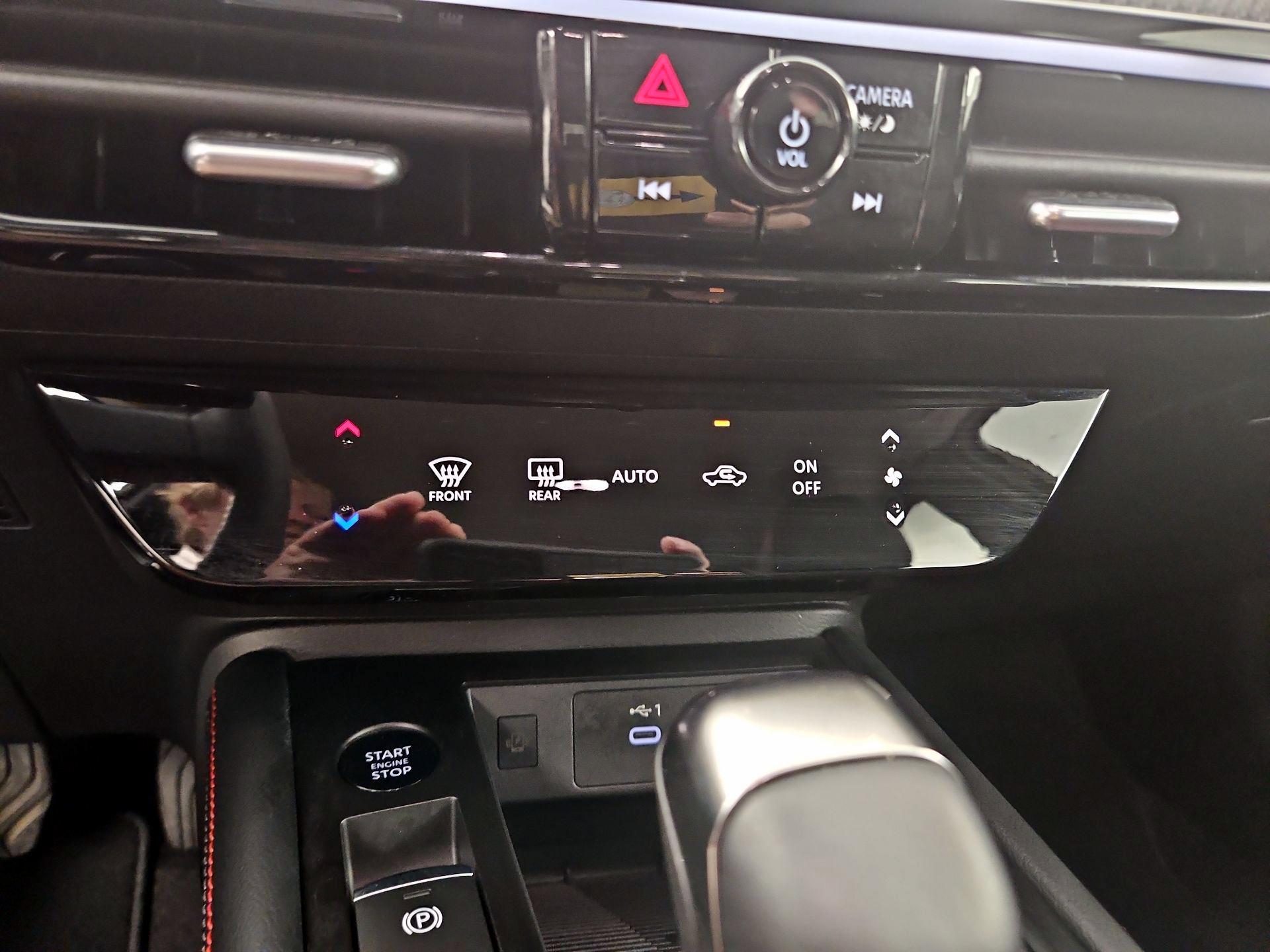 Thumbnail: 2025 Nissan Kicks - 16