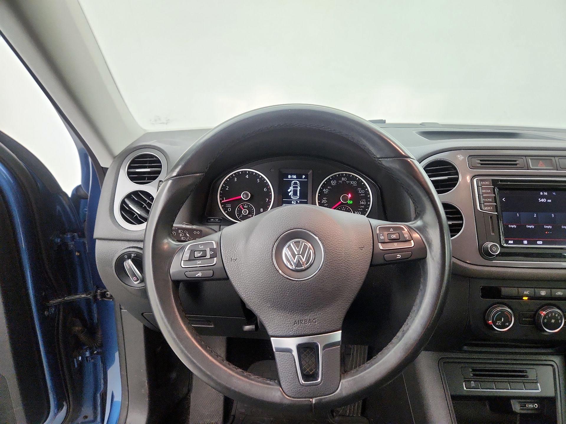 Thumbnail: 2017 Volkswagen Tiguan - 10