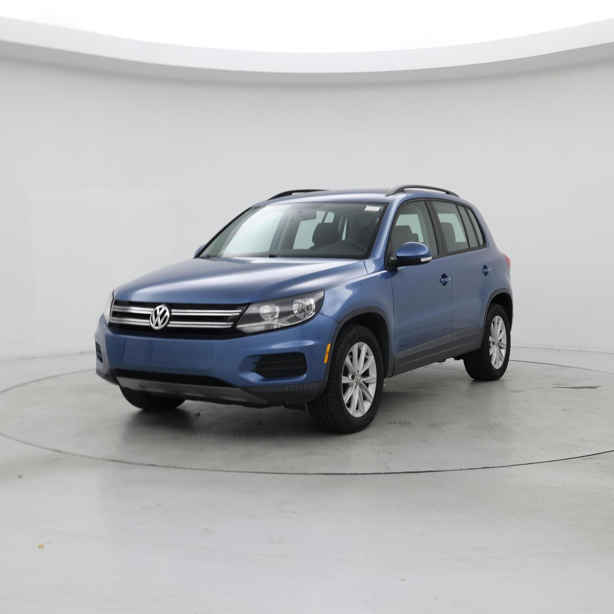 Thumbnail: 2017 Volkswagen Tiguan - 4