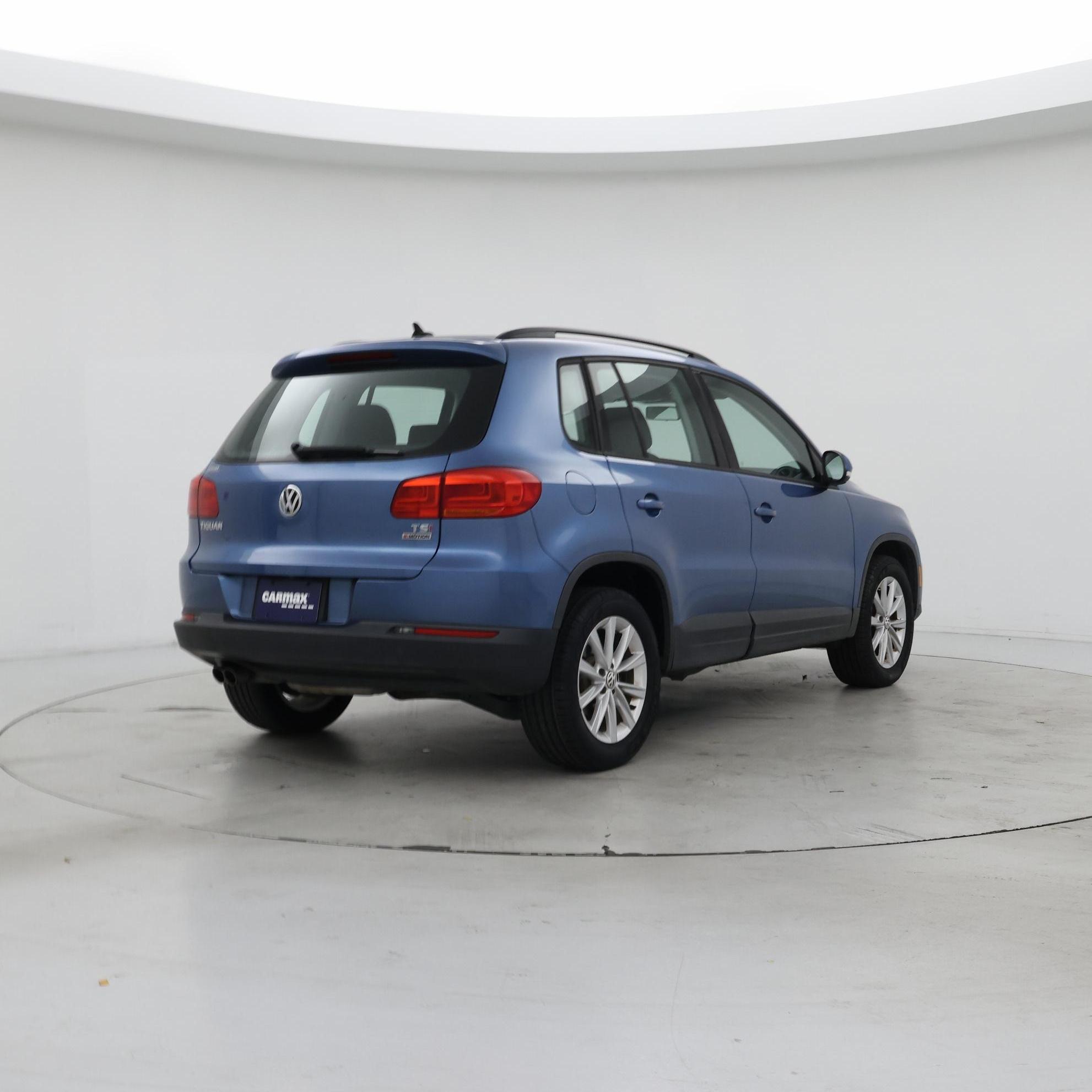 Thumbnail: 2017 Volkswagen Tiguan - 8