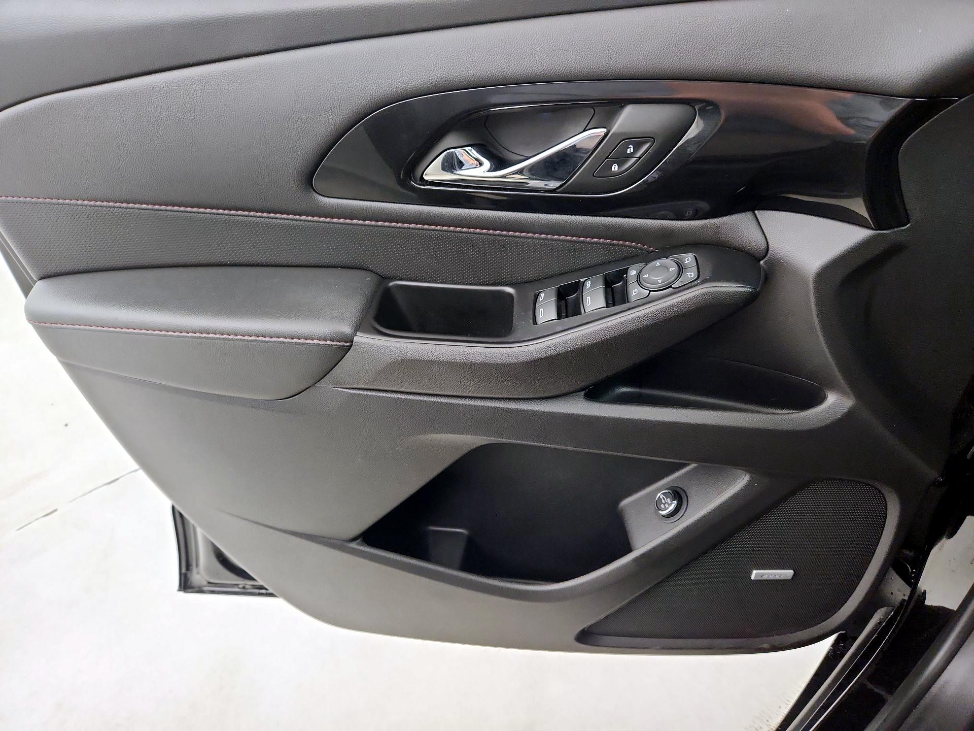 Thumbnail: 2022 Chevrolet Traverse - 12