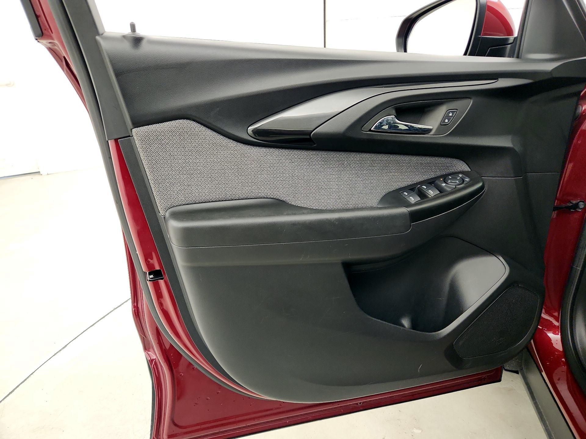 Thumbnail: 2023 Chevrolet TrailBlazer - 12