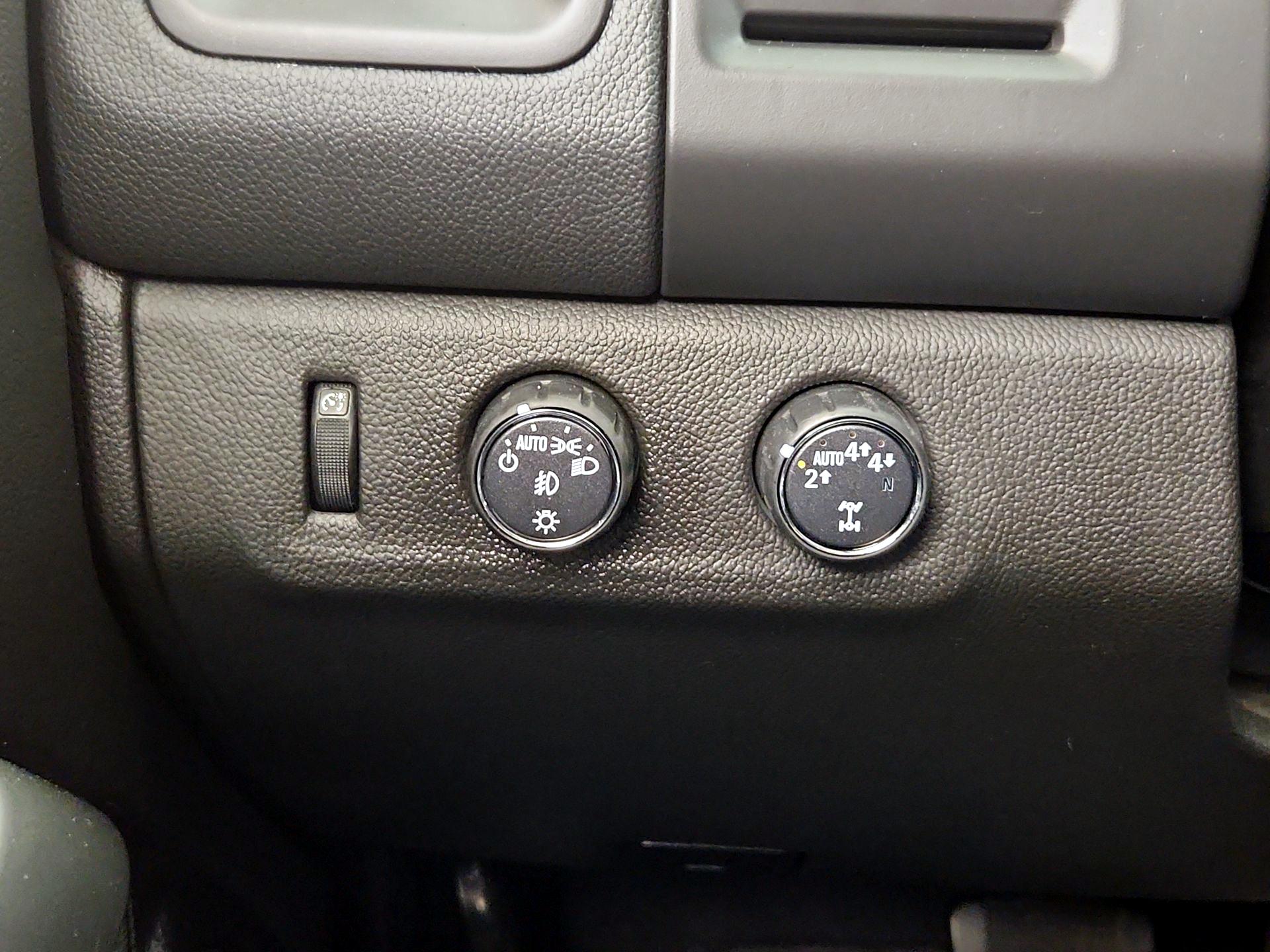 Thumbnail: 2021 Chevrolet Colorado - 13