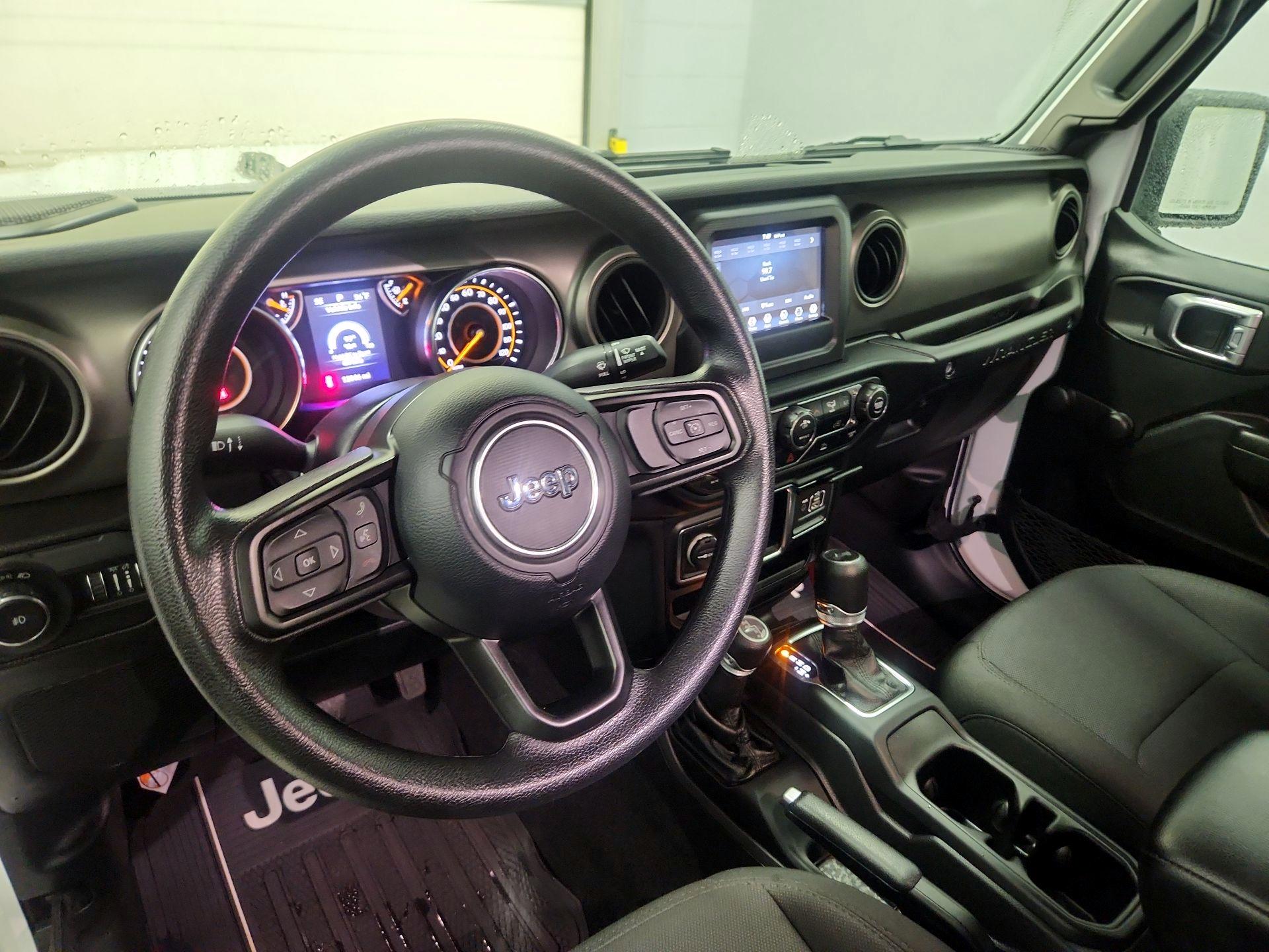 Thumbnail: 2022 Jeep Wrangler - 9