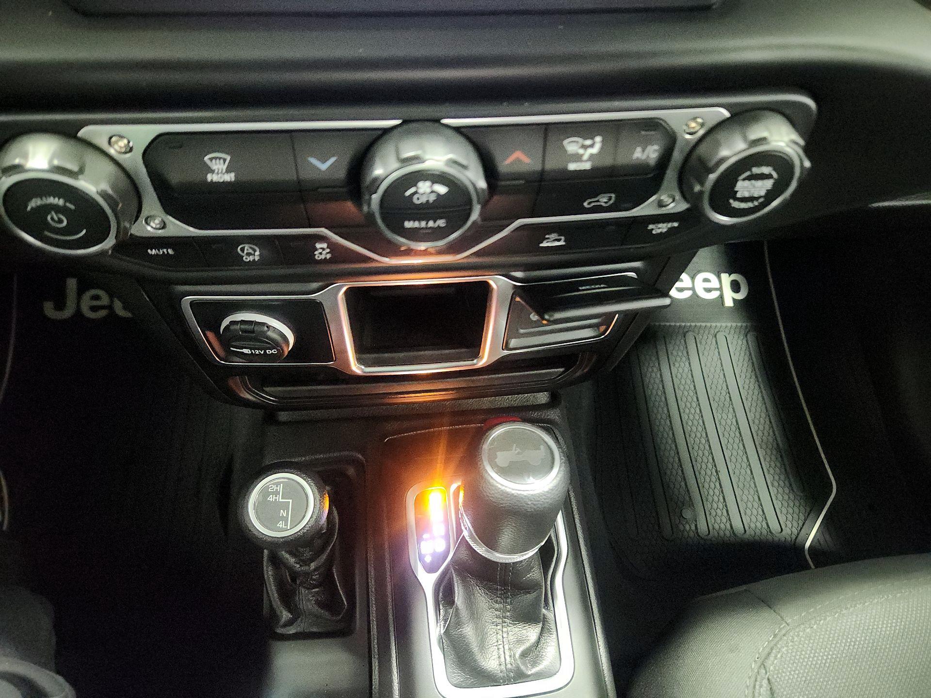 Thumbnail: 2022 Jeep Wrangler - 17