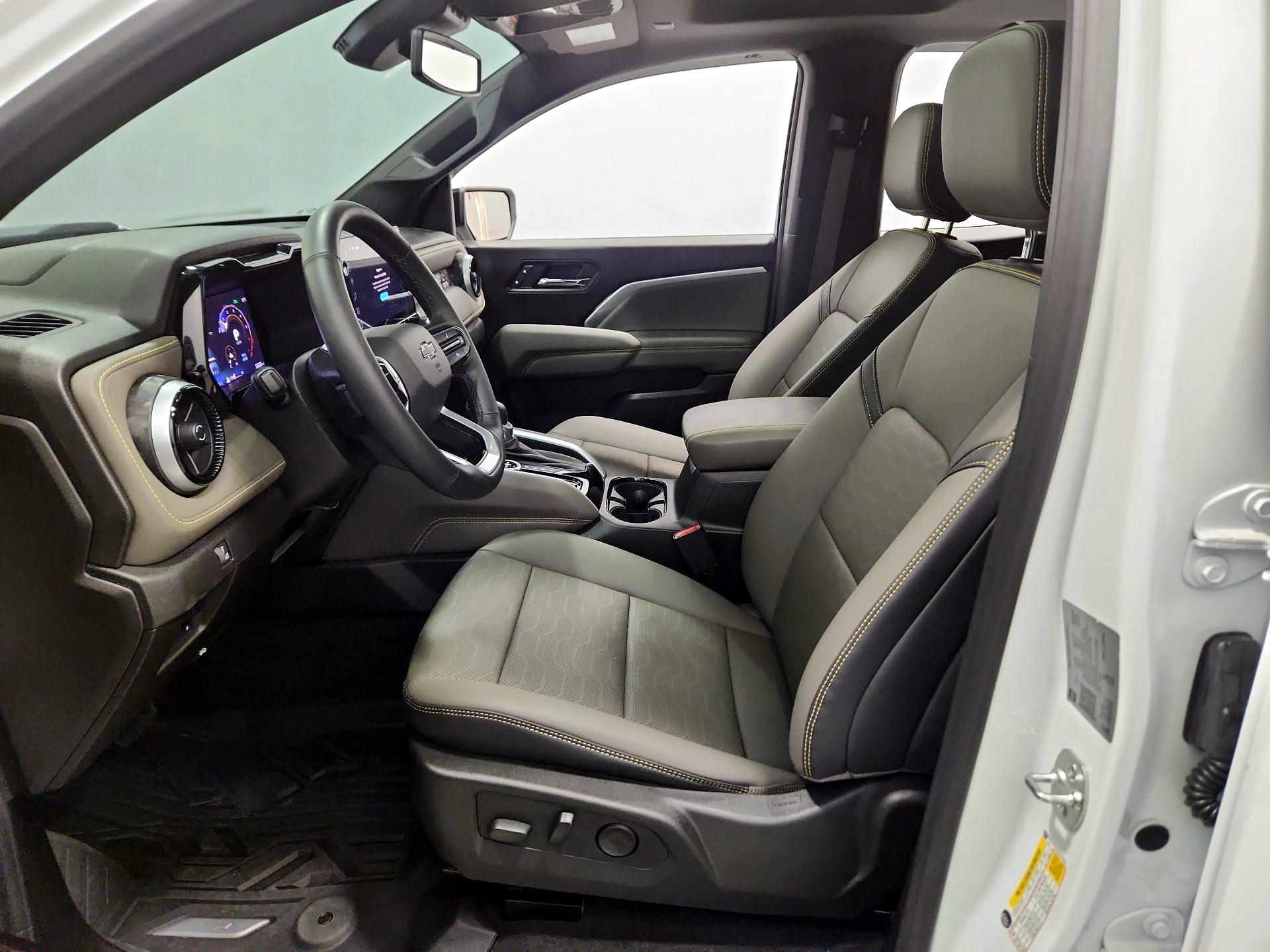 Thumbnail: 2025 Chevrolet Colorado - 11