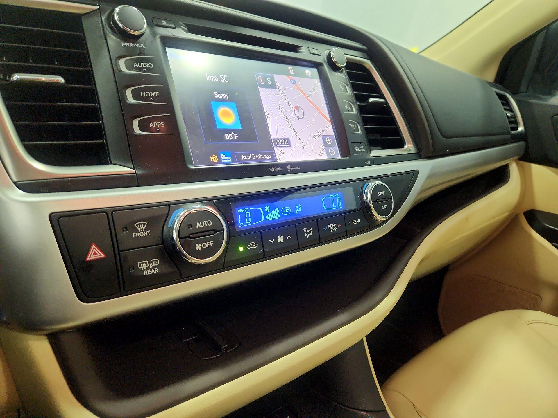 Thumbnail: 2015 Toyota Highlander - 17