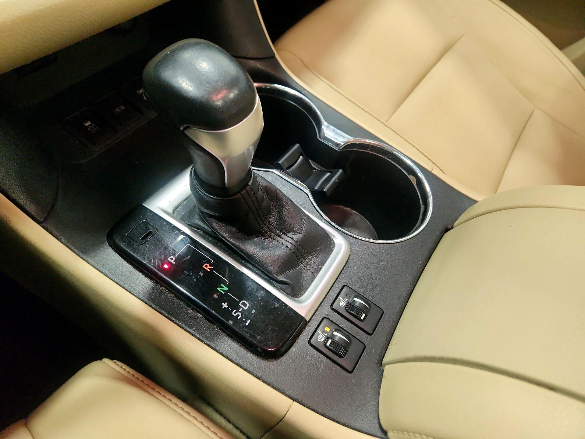 Thumbnail: 2015 Toyota Highlander - 18