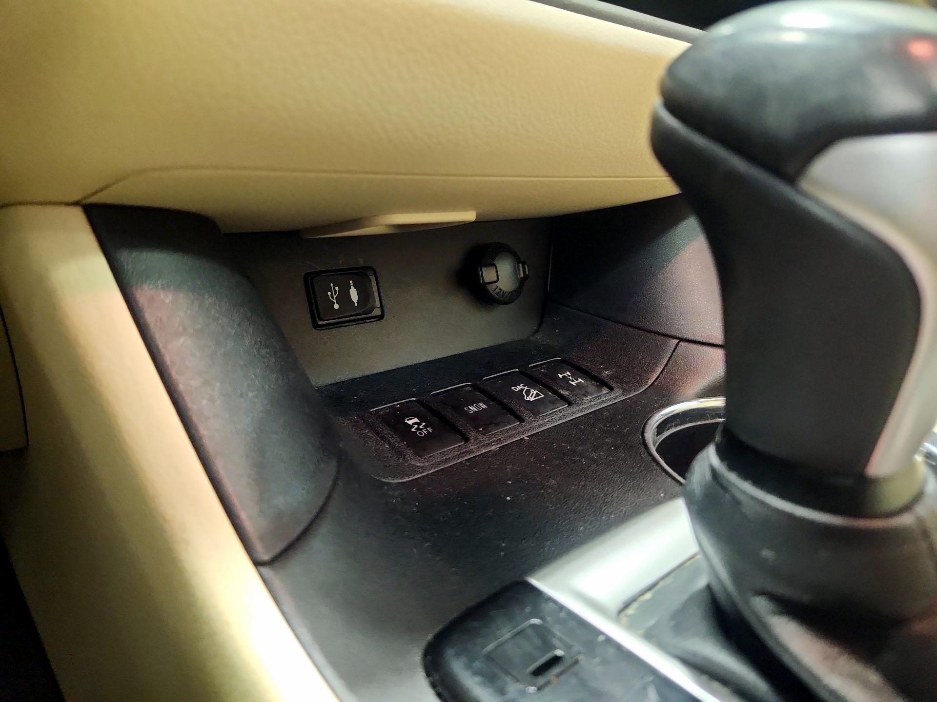 Thumbnail: 2015 Toyota Highlander - 19