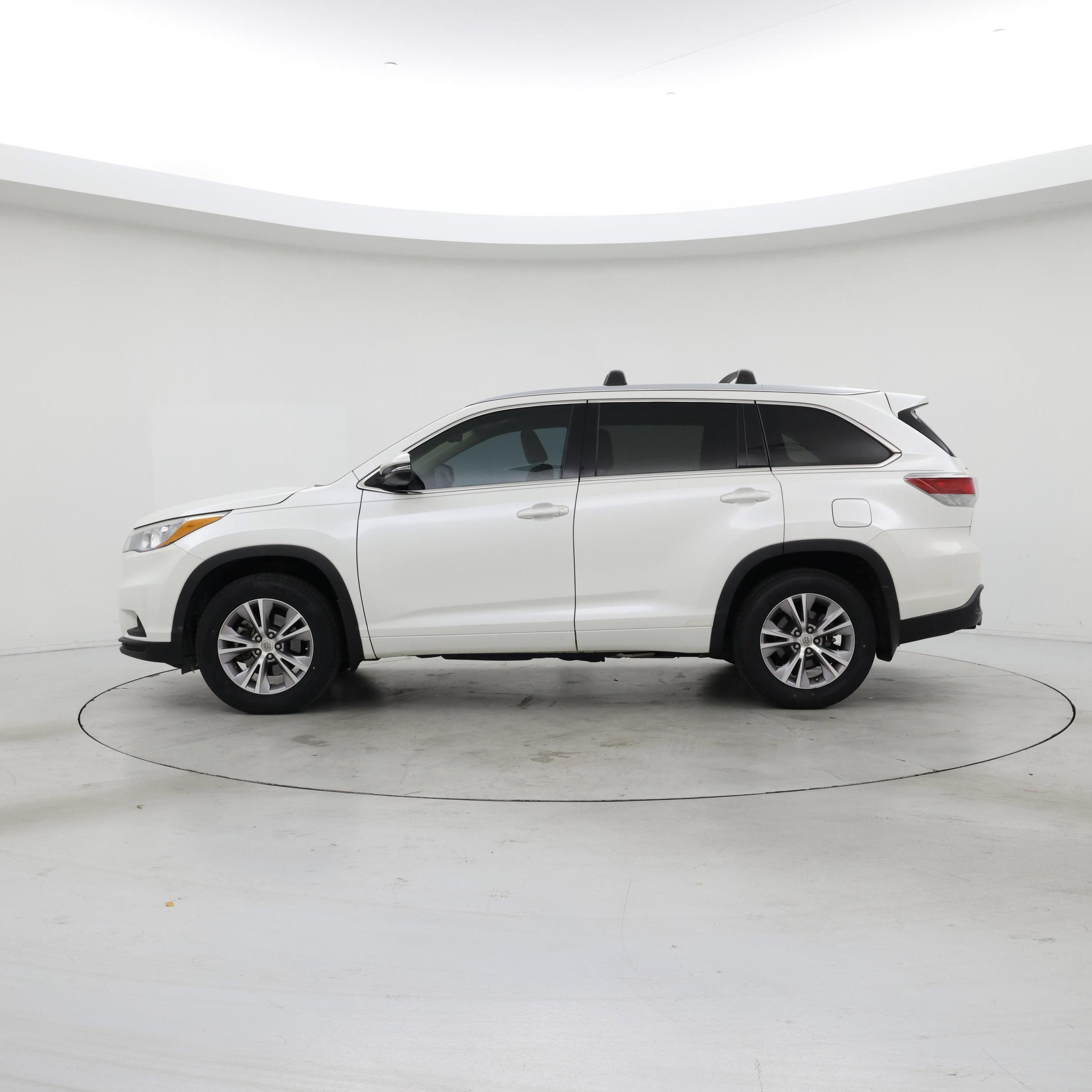 Thumbnail: 2015 Toyota Highlander - 3