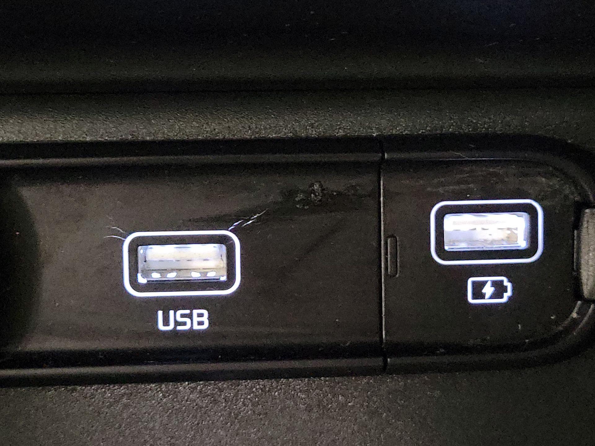 Thumbnail: 2021 Kia Telluride - 19