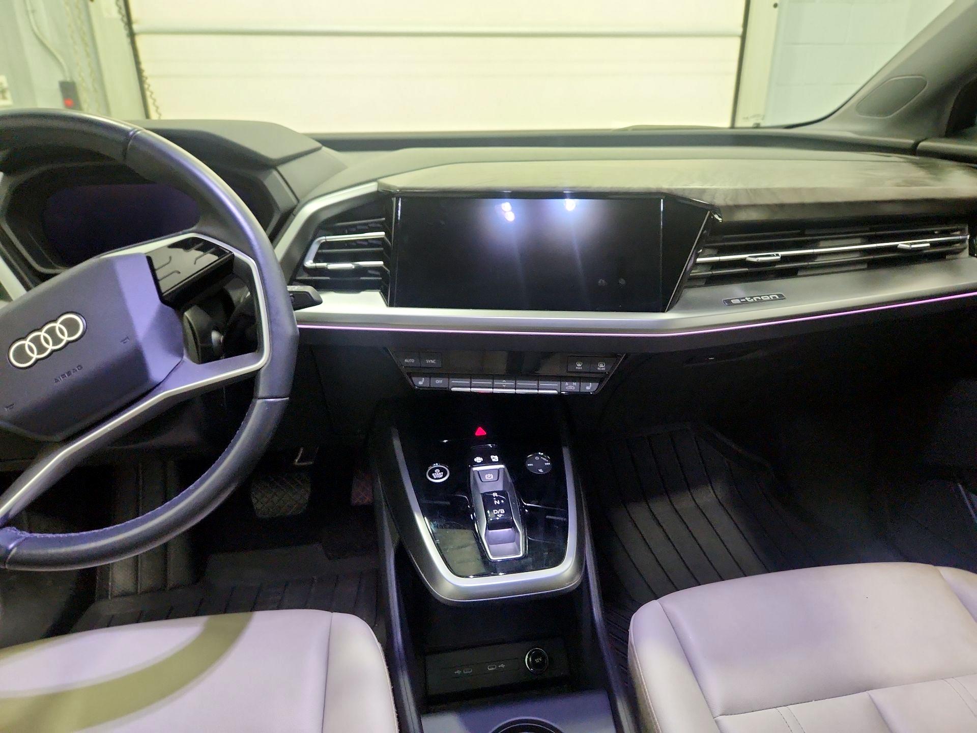 Thumbnail: 2022 Audi Q4 e-tron - 9