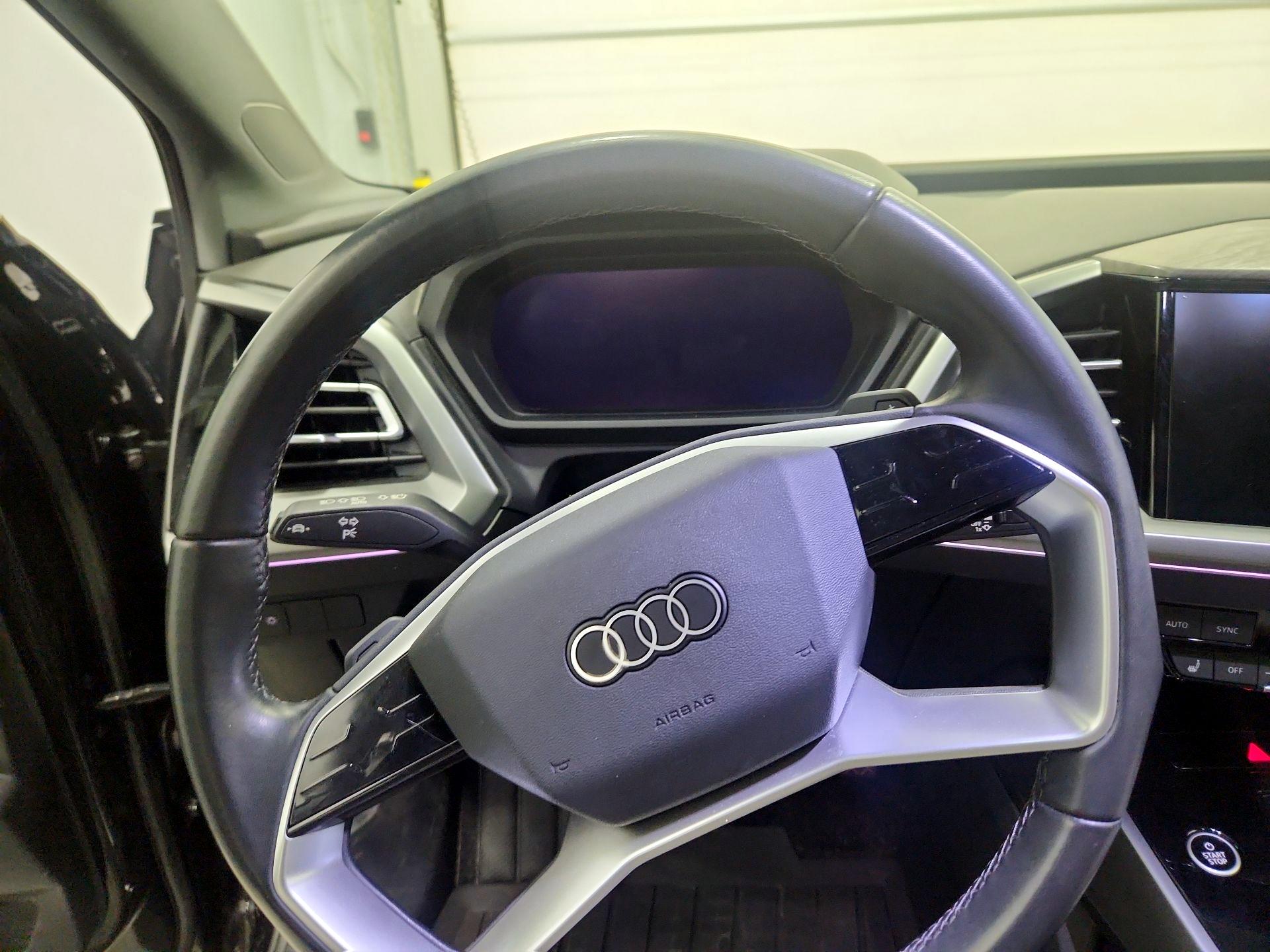 Thumbnail: 2022 Audi Q4 e-tron - 10