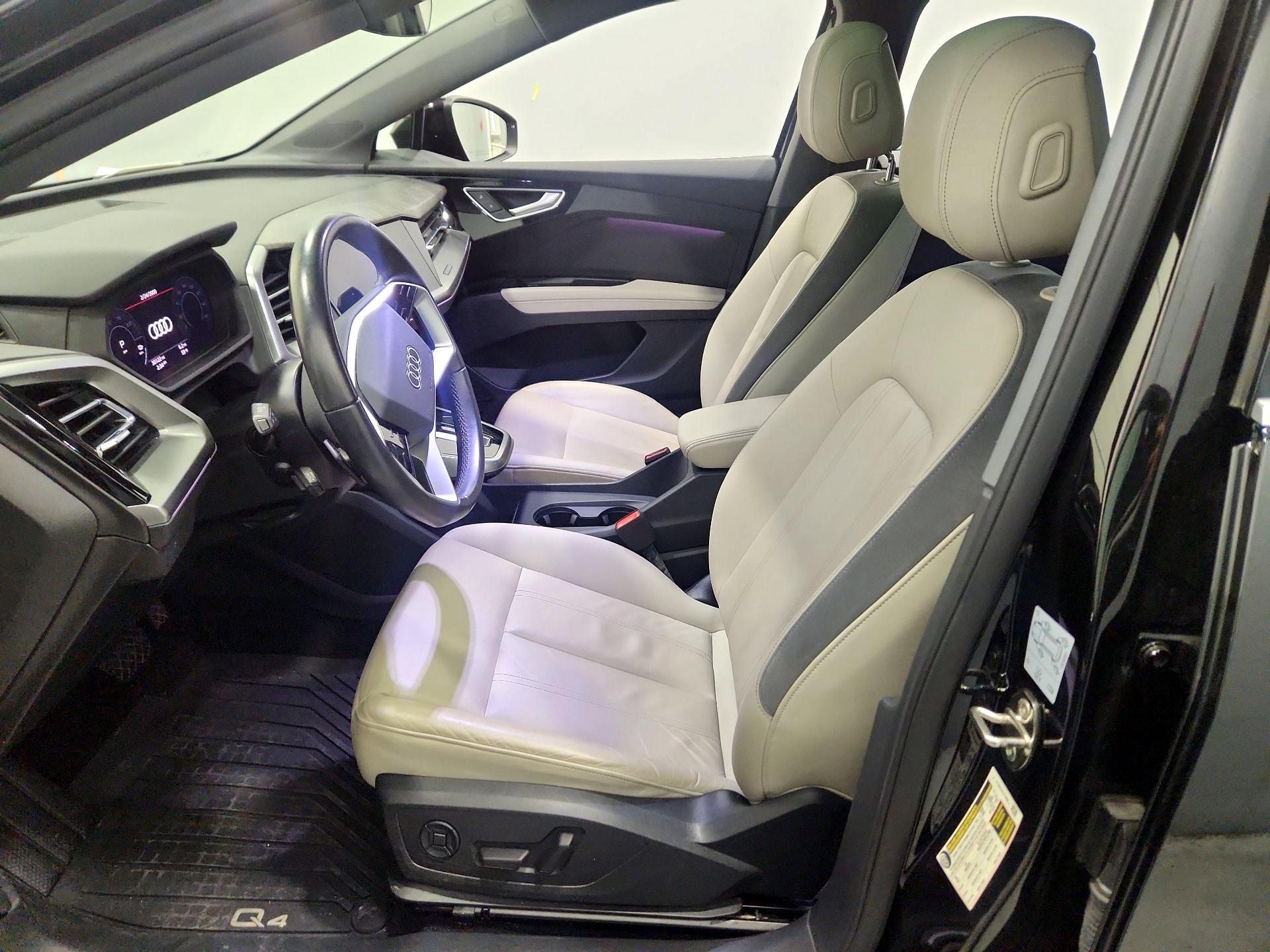 Thumbnail: 2022 Audi Q4 e-tron - 11