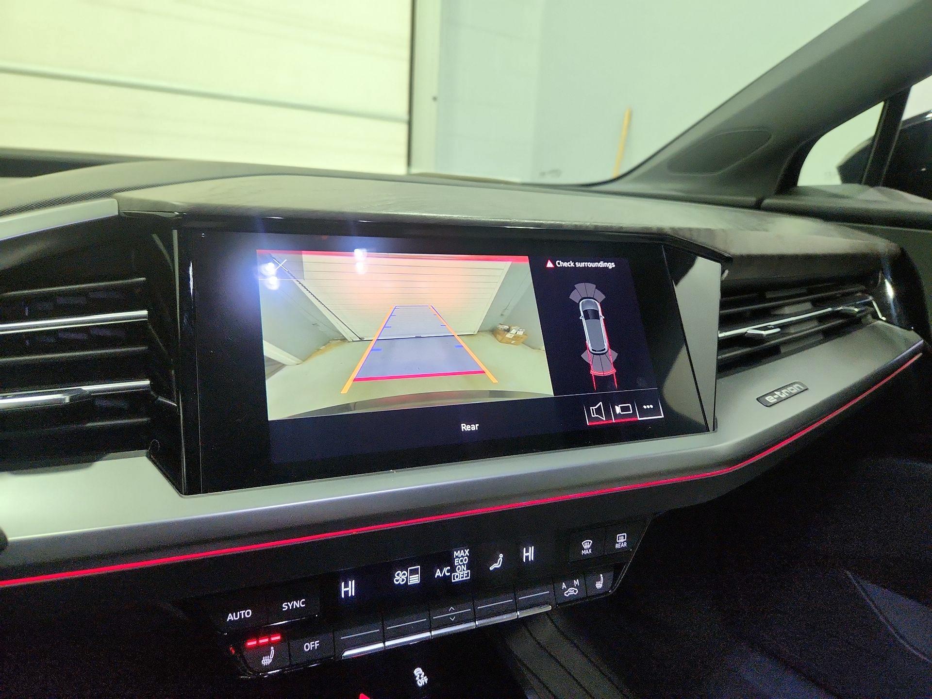 Thumbnail: 2022 Audi Q4 e-tron - 14