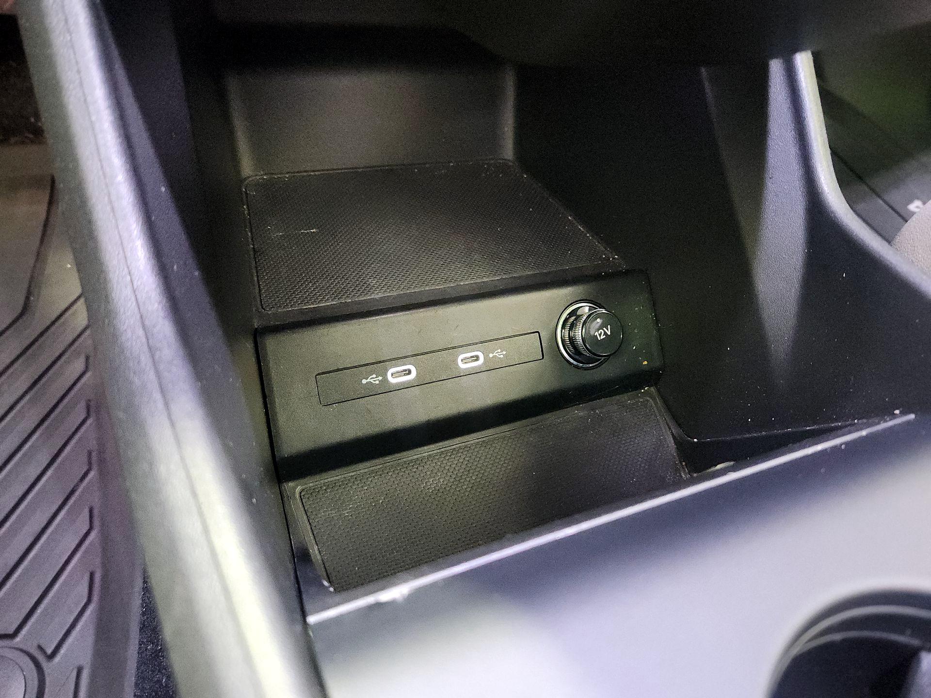 Thumbnail: 2022 Audi Q4 e-tron - 18