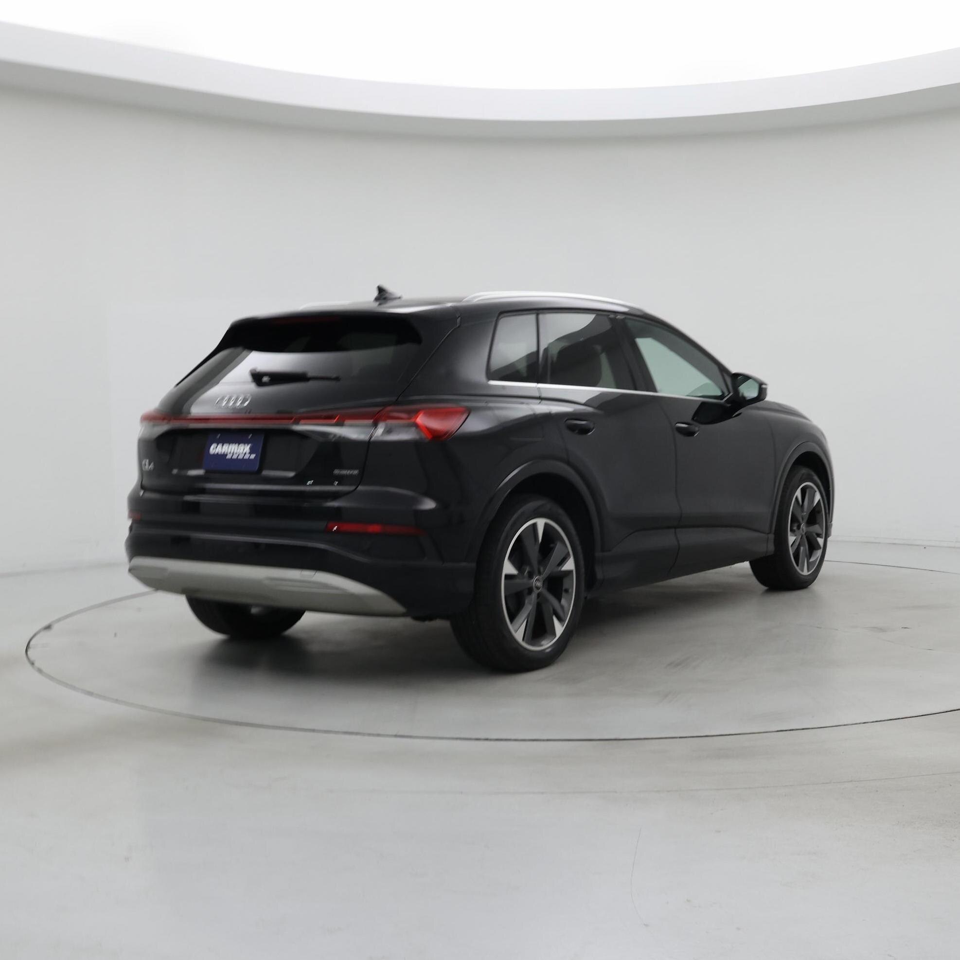 Thumbnail: 2022 Audi Q4 e-tron - 8