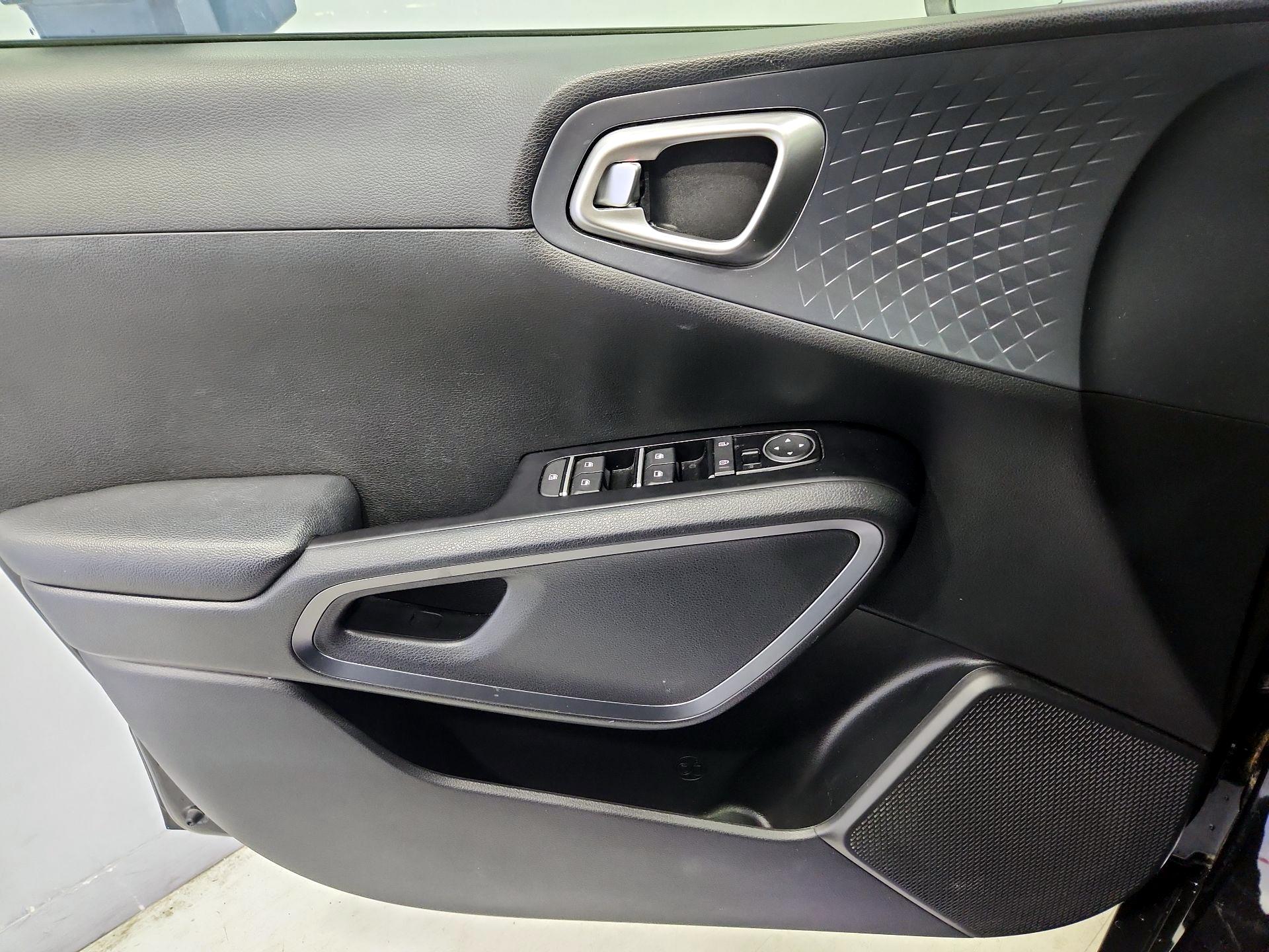 Thumbnail: 2020 Kia Soul - 12