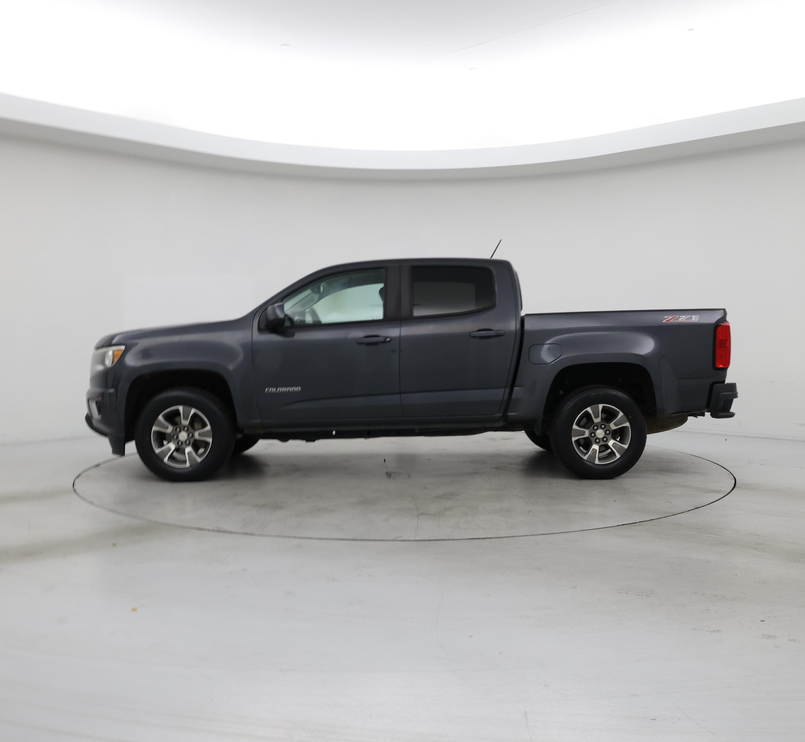 Thumbnail: 2017 Chevrolet Colorado - 3