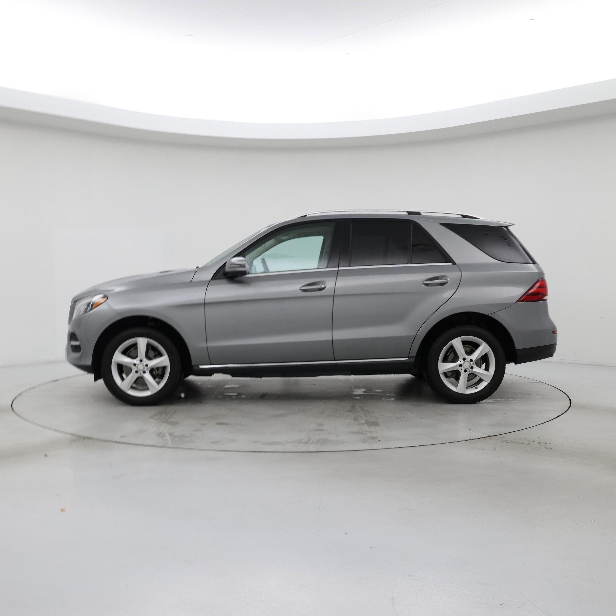 Thumbnail: 2016 Mercedes-Benz GLE - 3