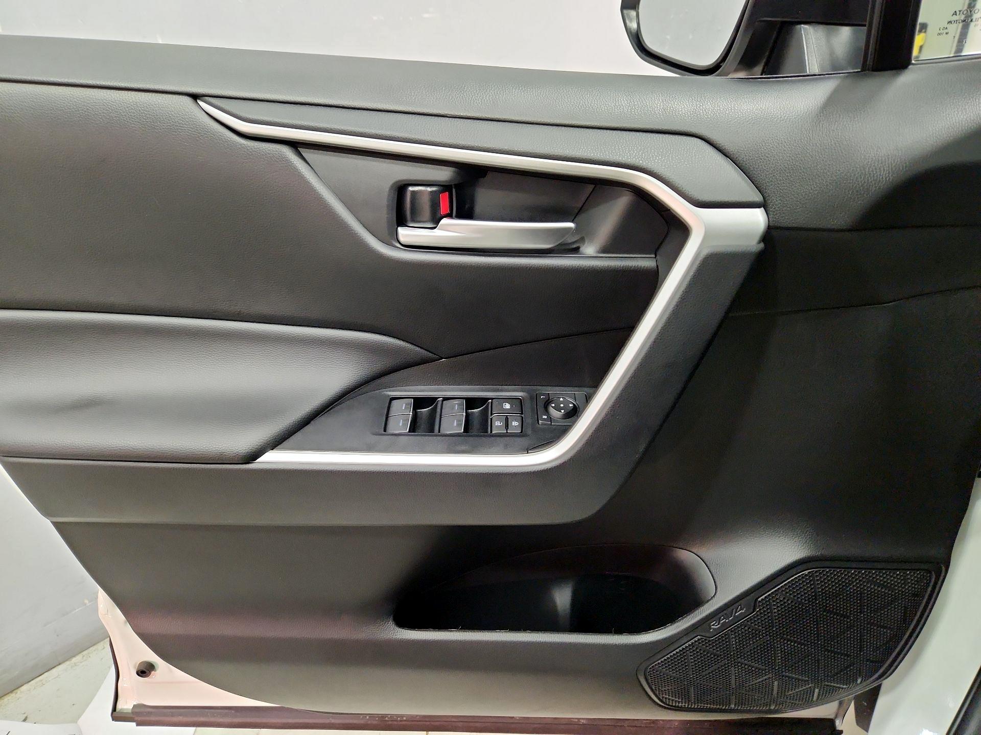 Thumbnail: 2023 Toyota RAV4 - 12