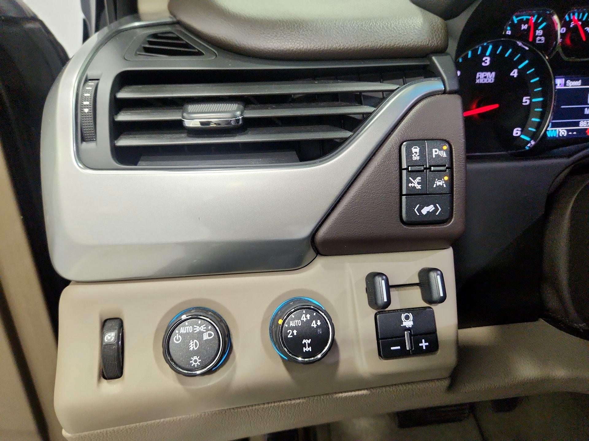 Thumbnail: 2016 Chevrolet Tahoe - 13