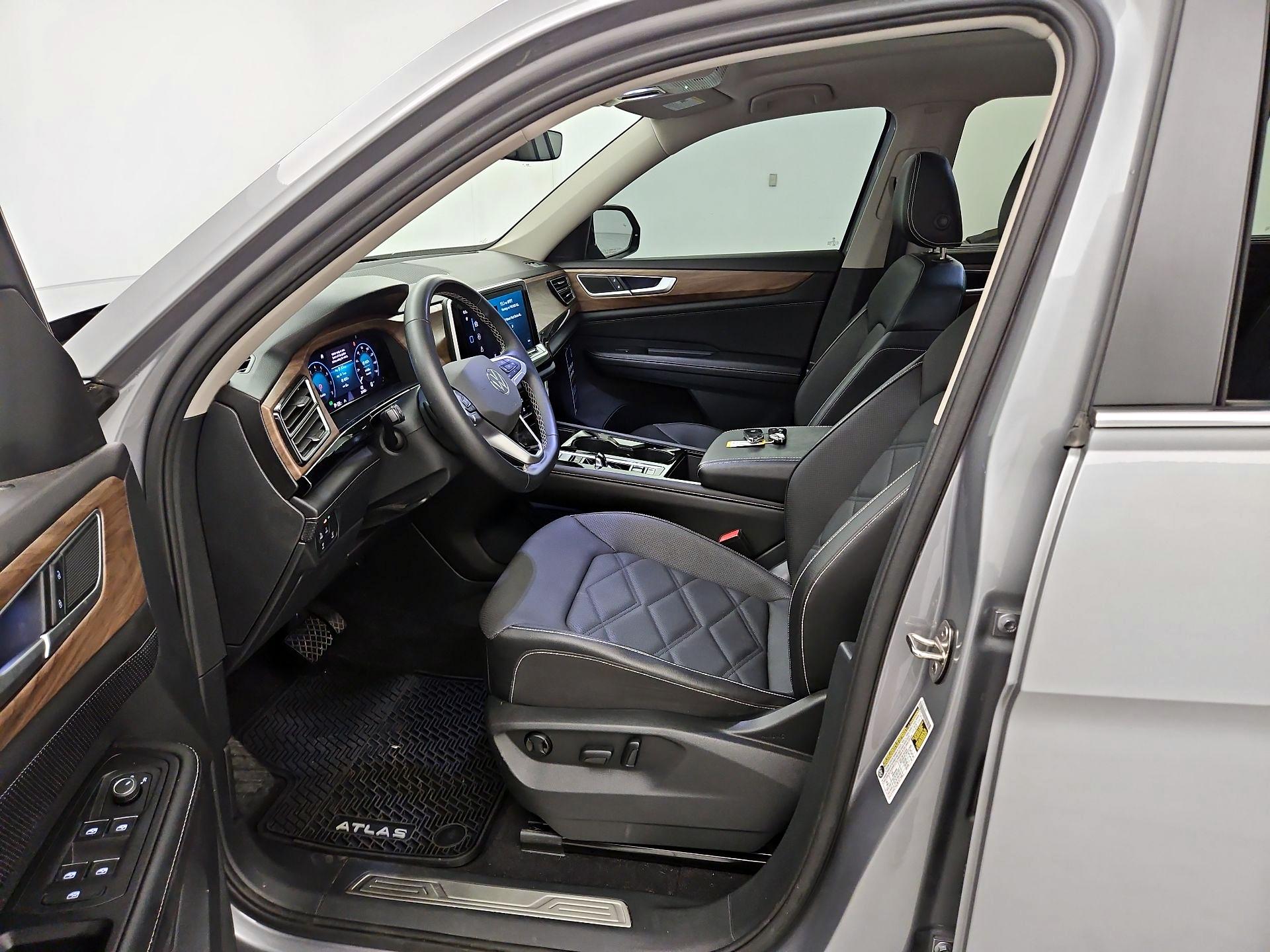 Thumbnail: 2024 Volkswagen Atlas - 11