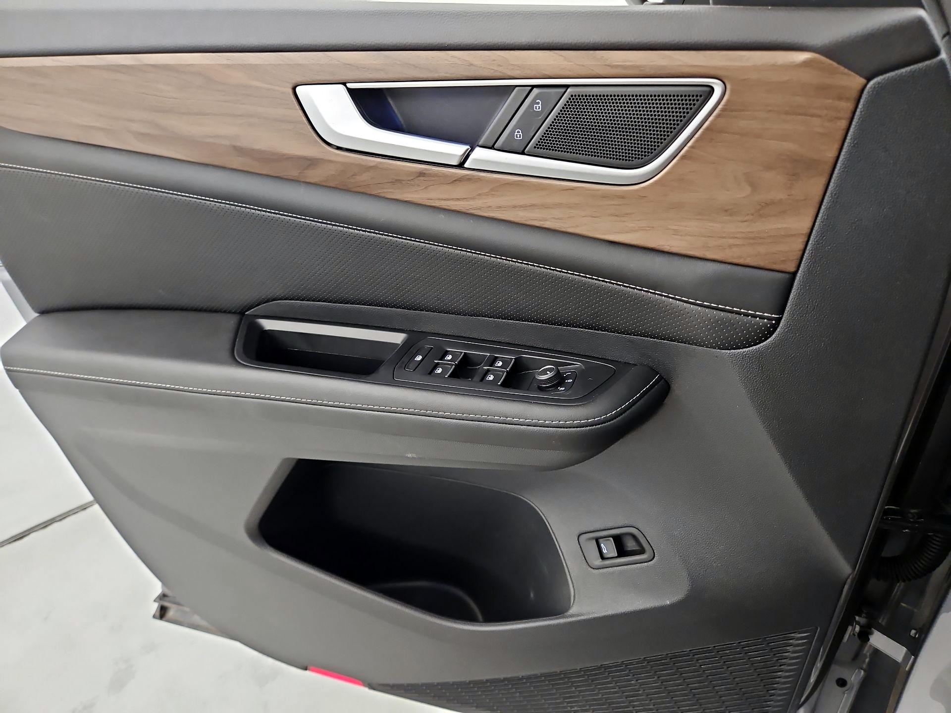 Thumbnail: 2024 Volkswagen Atlas - 12