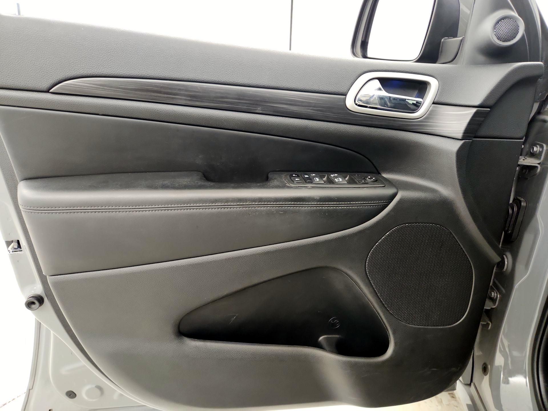 Thumbnail: 2022 Jeep Grand Cherokee - 12