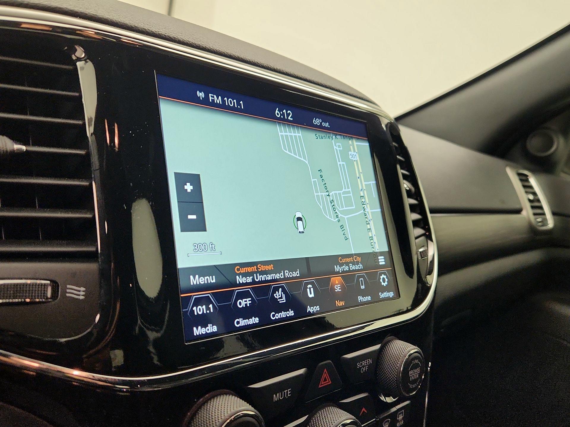 Thumbnail: 2022 Jeep Grand Cherokee - 14