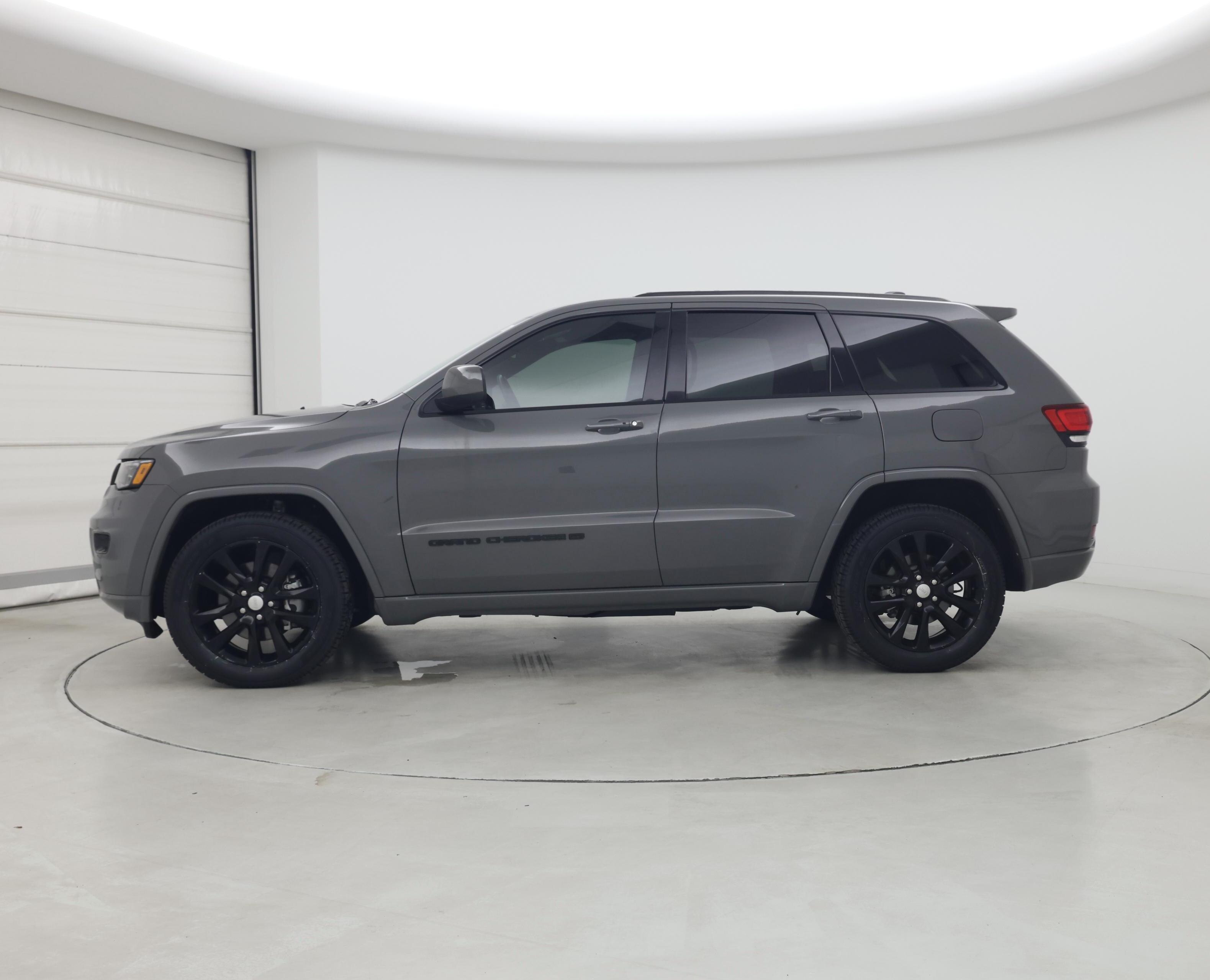 Thumbnail: 2022 Jeep Grand Cherokee - 3