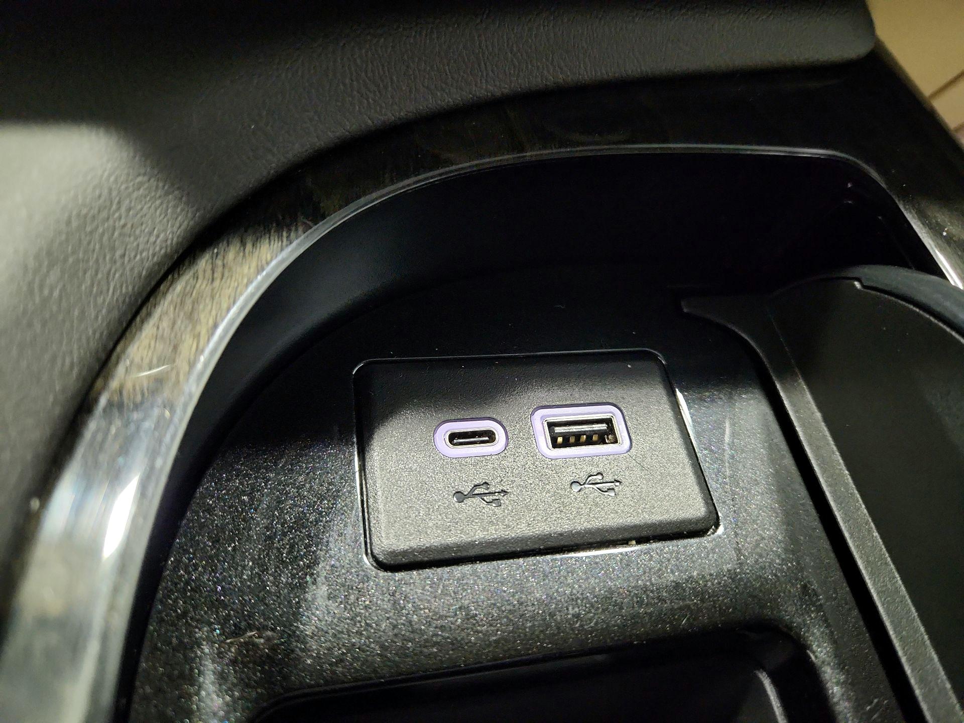 Thumbnail: 2023 Cadillac Escalade - 18