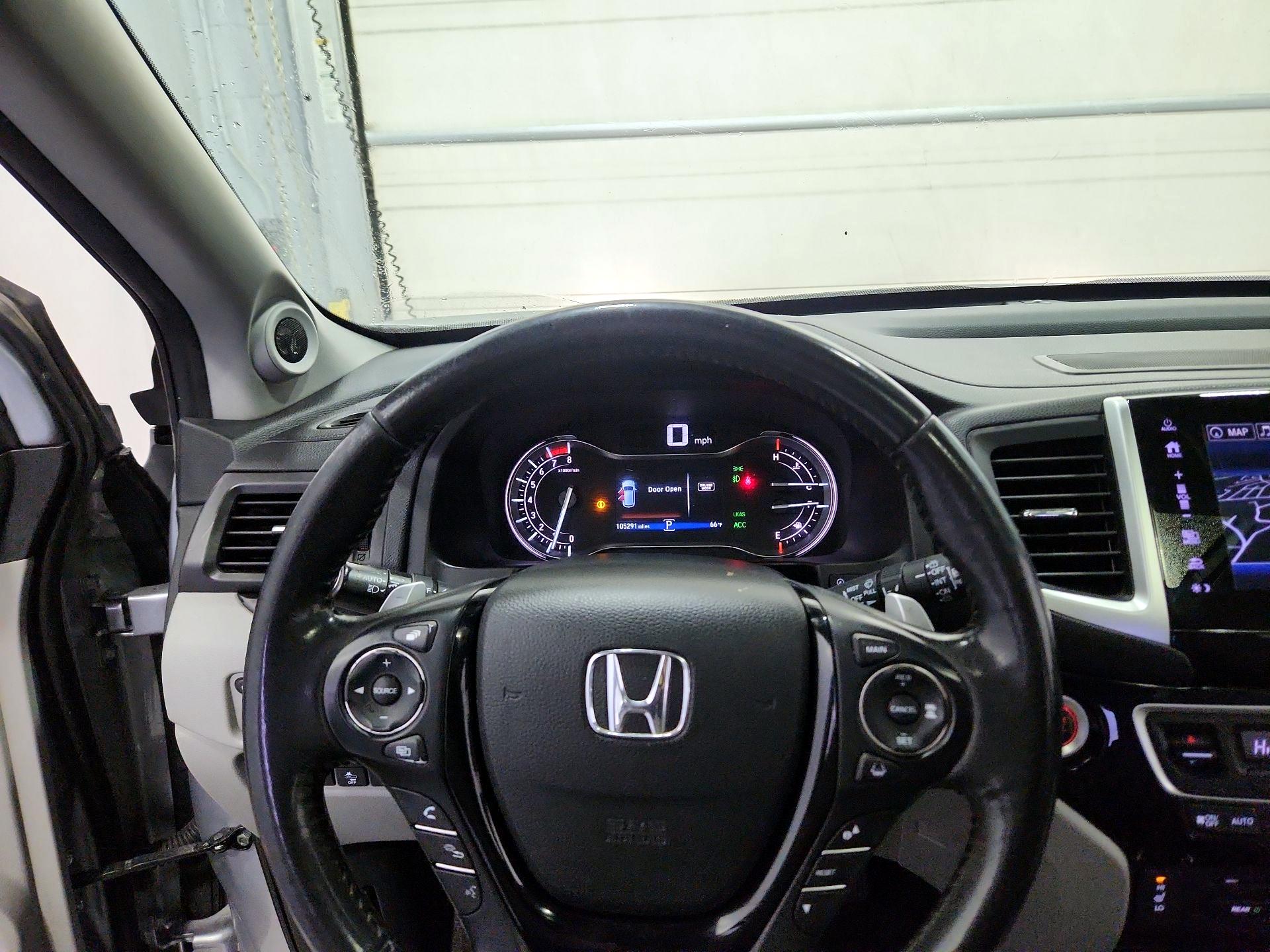 Thumbnail: 2018 Honda Pilot - 10