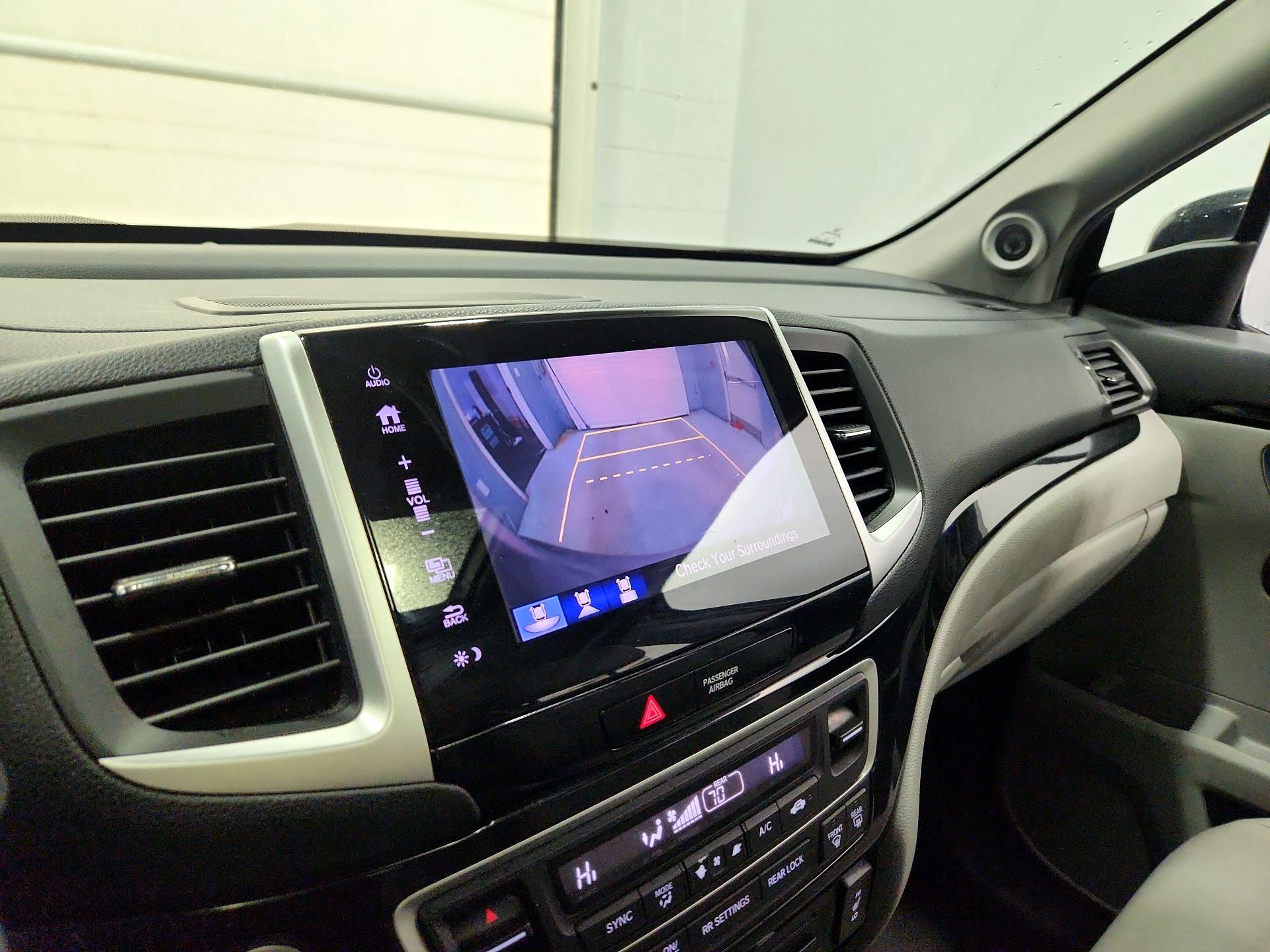 Thumbnail: 2018 Honda Pilot - 15