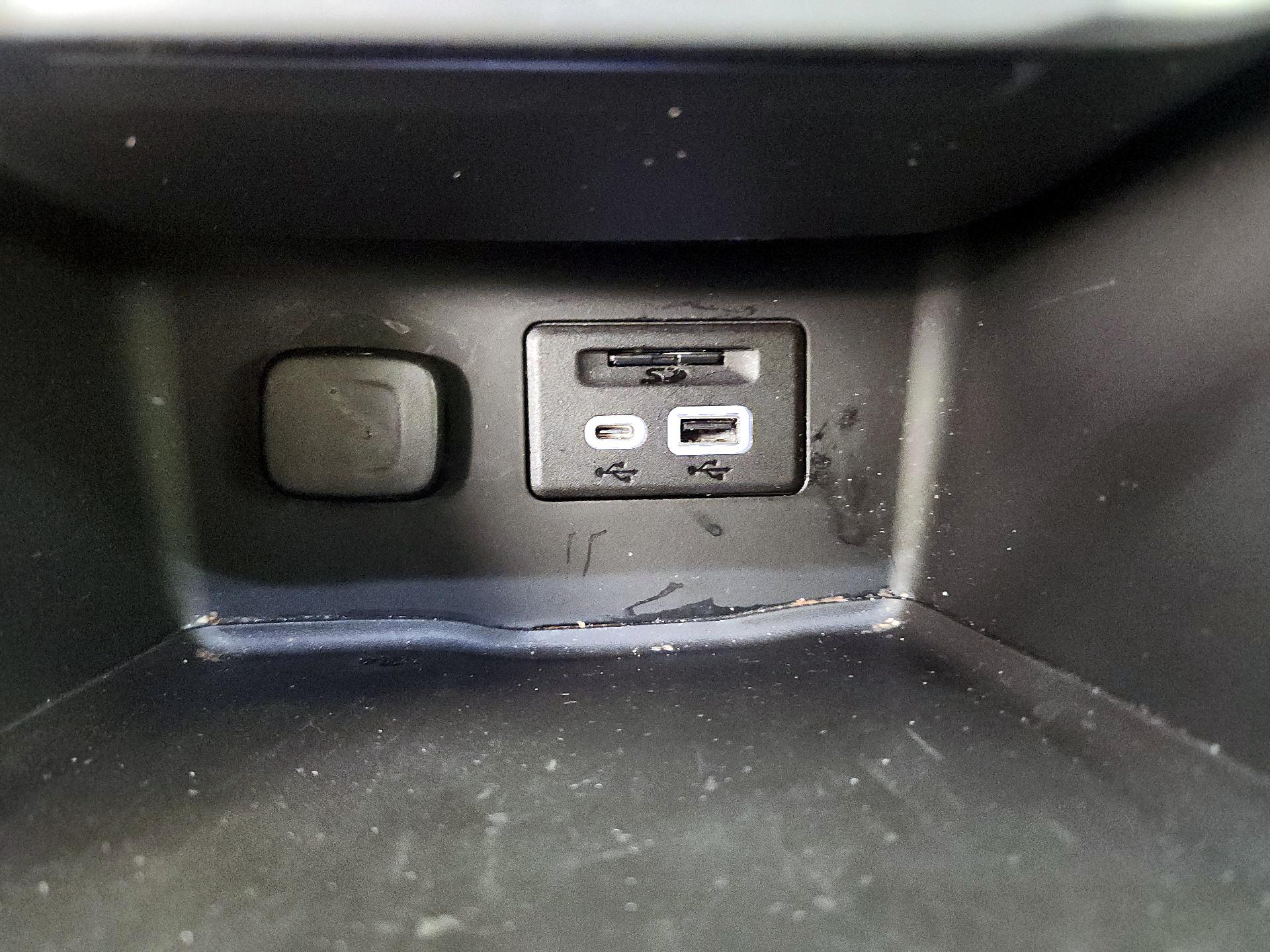 Thumbnail: 2021 GMC Acadia - 16