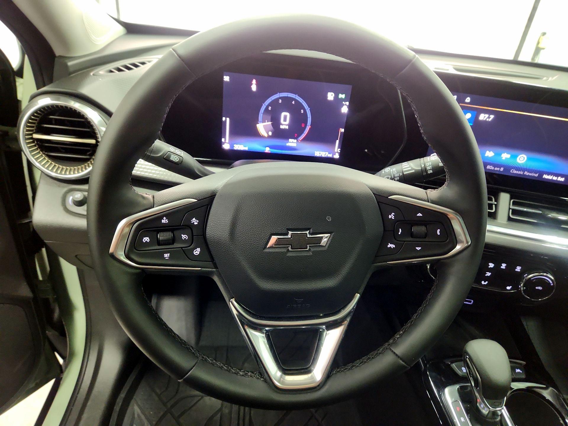 Thumbnail: 2025 Chevrolet Trax - 10