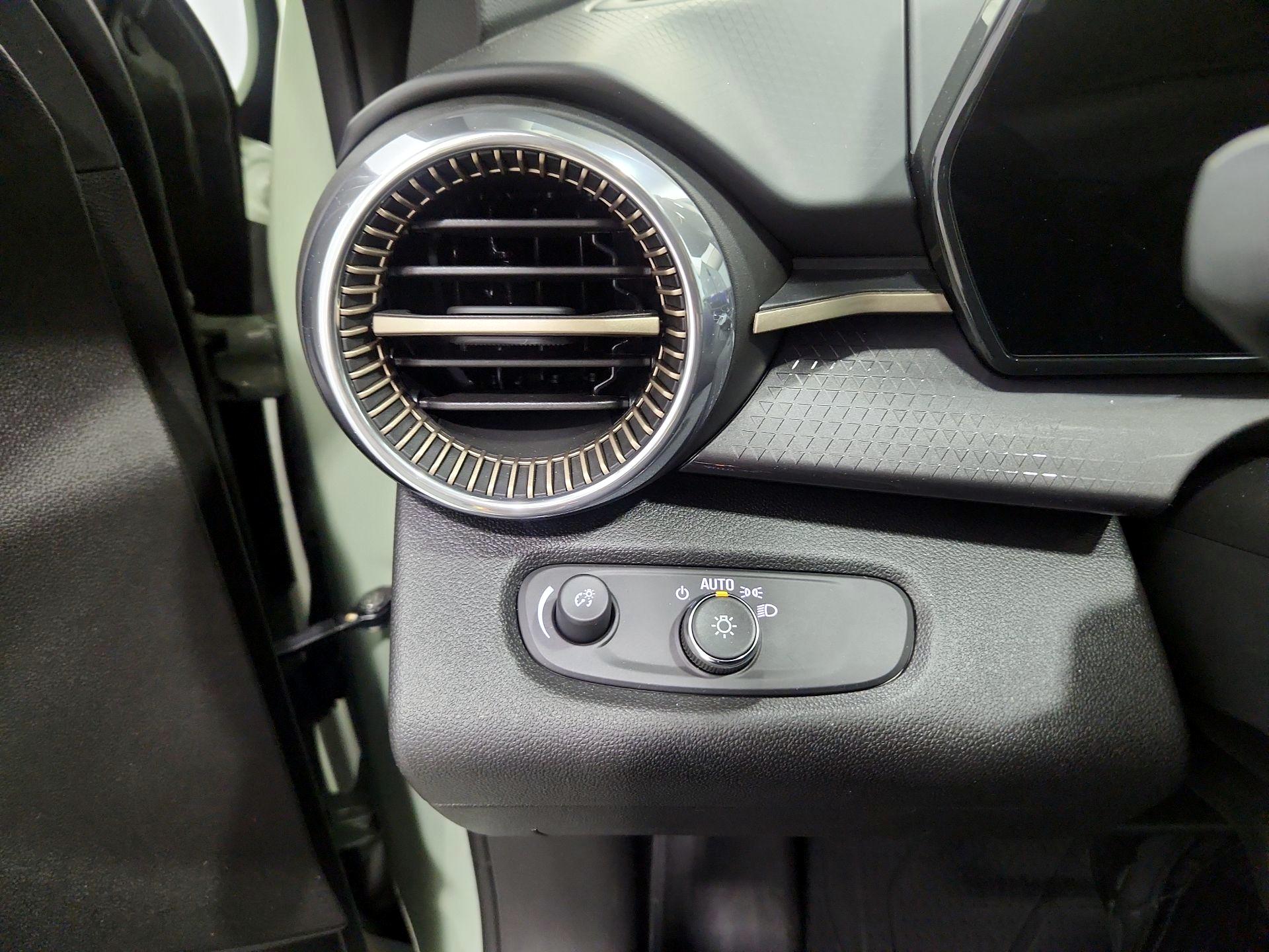 Thumbnail: 2025 Chevrolet Trax - 13