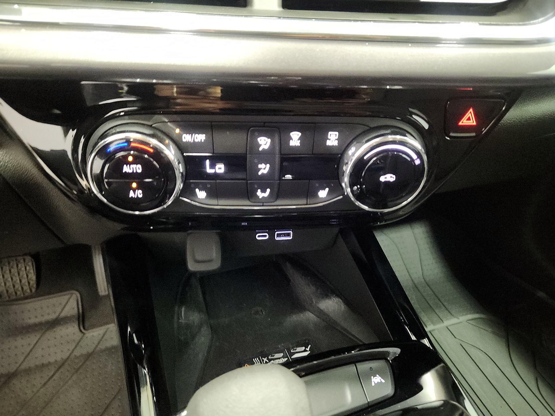 Thumbnail: 2025 Chevrolet Trax - 16