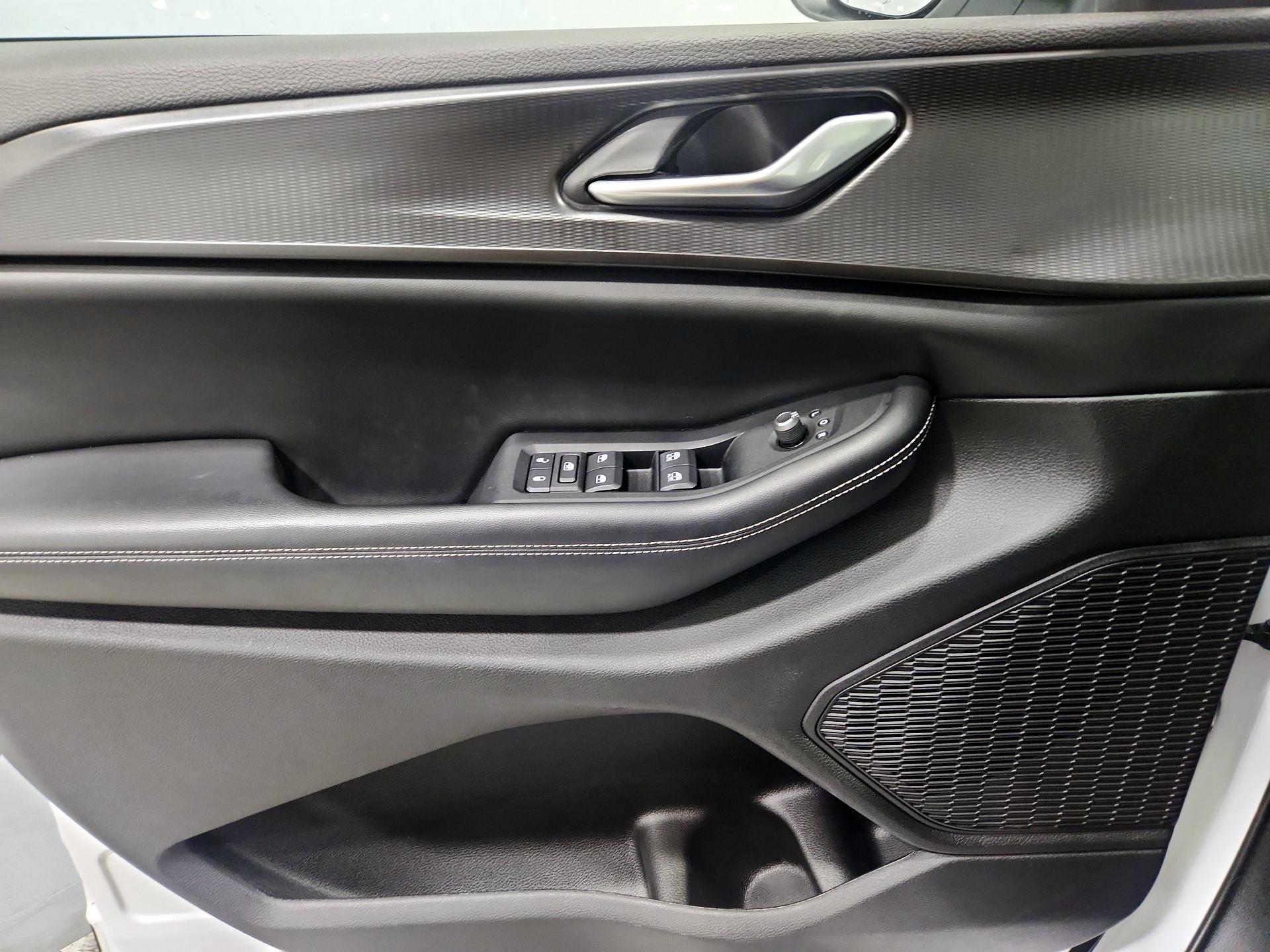 Thumbnail: 2023 Jeep Grand Cherokee - 12