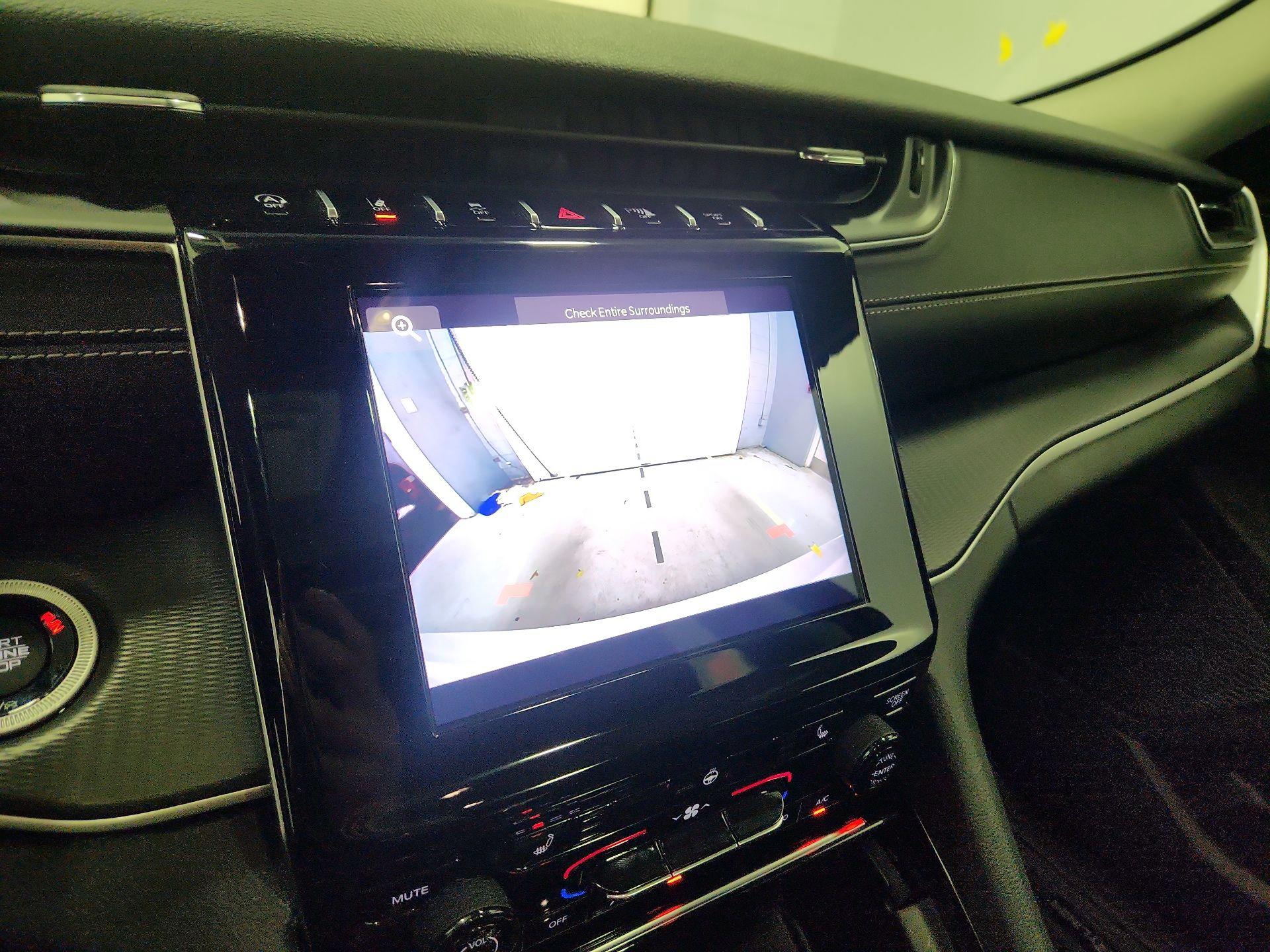 Thumbnail: 2023 Jeep Grand Cherokee - 14