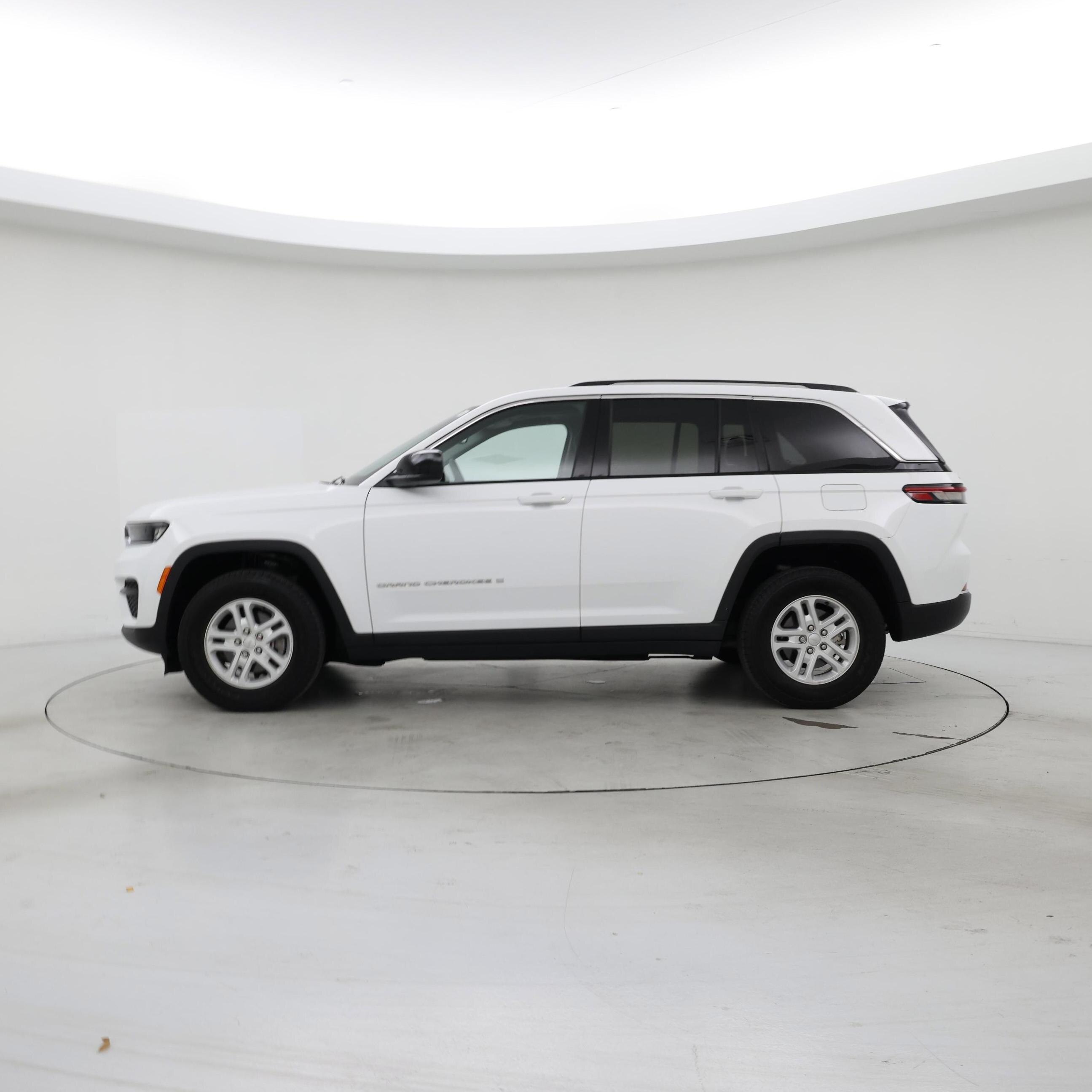 Thumbnail: 2023 Jeep Grand Cherokee - 3