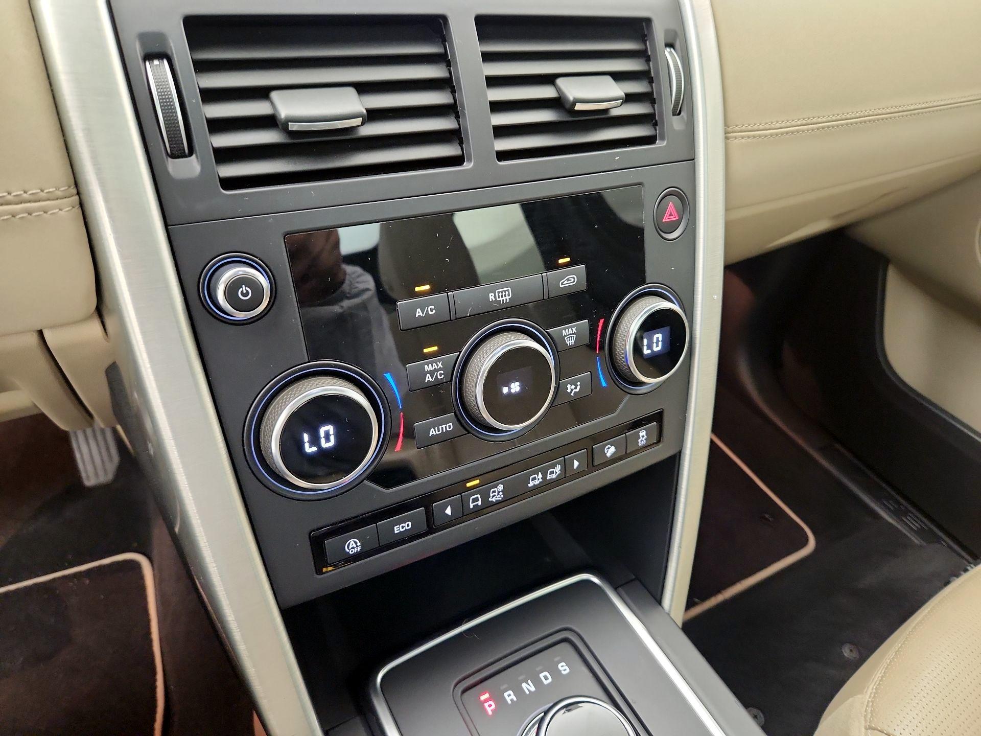 Thumbnail: 2018 Land Rover Discovery Sport - 16