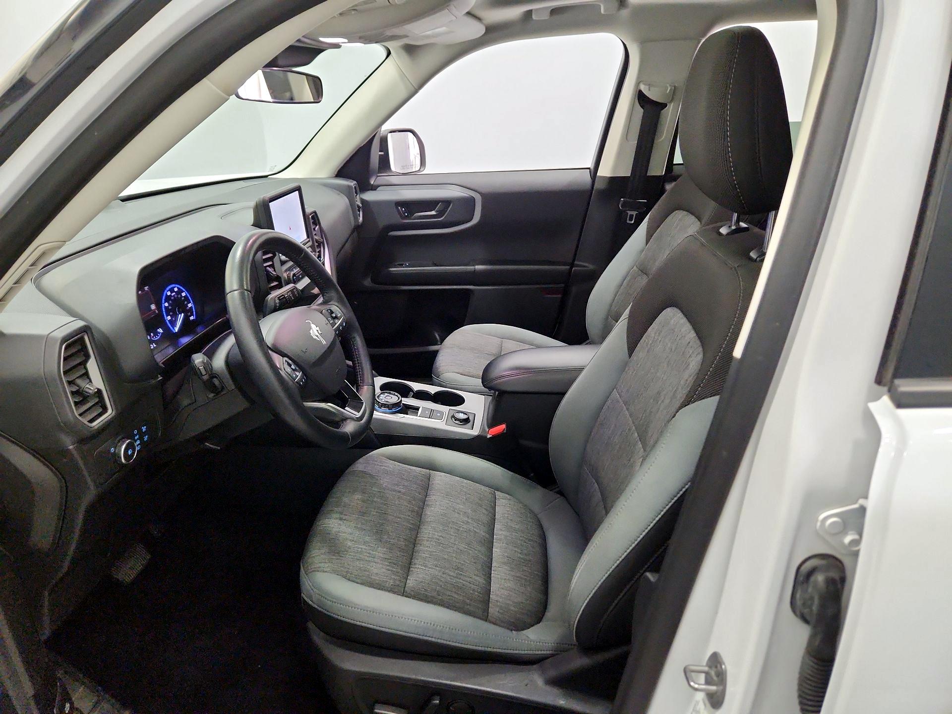 Thumbnail: 2022 Ford Bronco Sport - 11