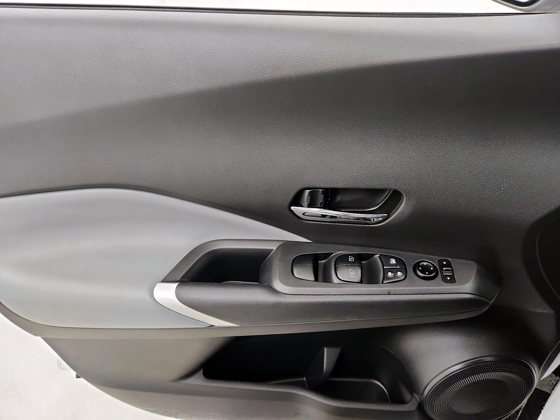 Thumbnail: 2022 Nissan Kicks - 12